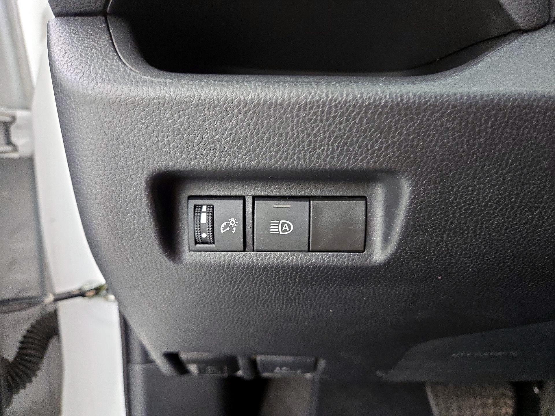 Thumbnail: 2021 Toyota RAV4 - 13