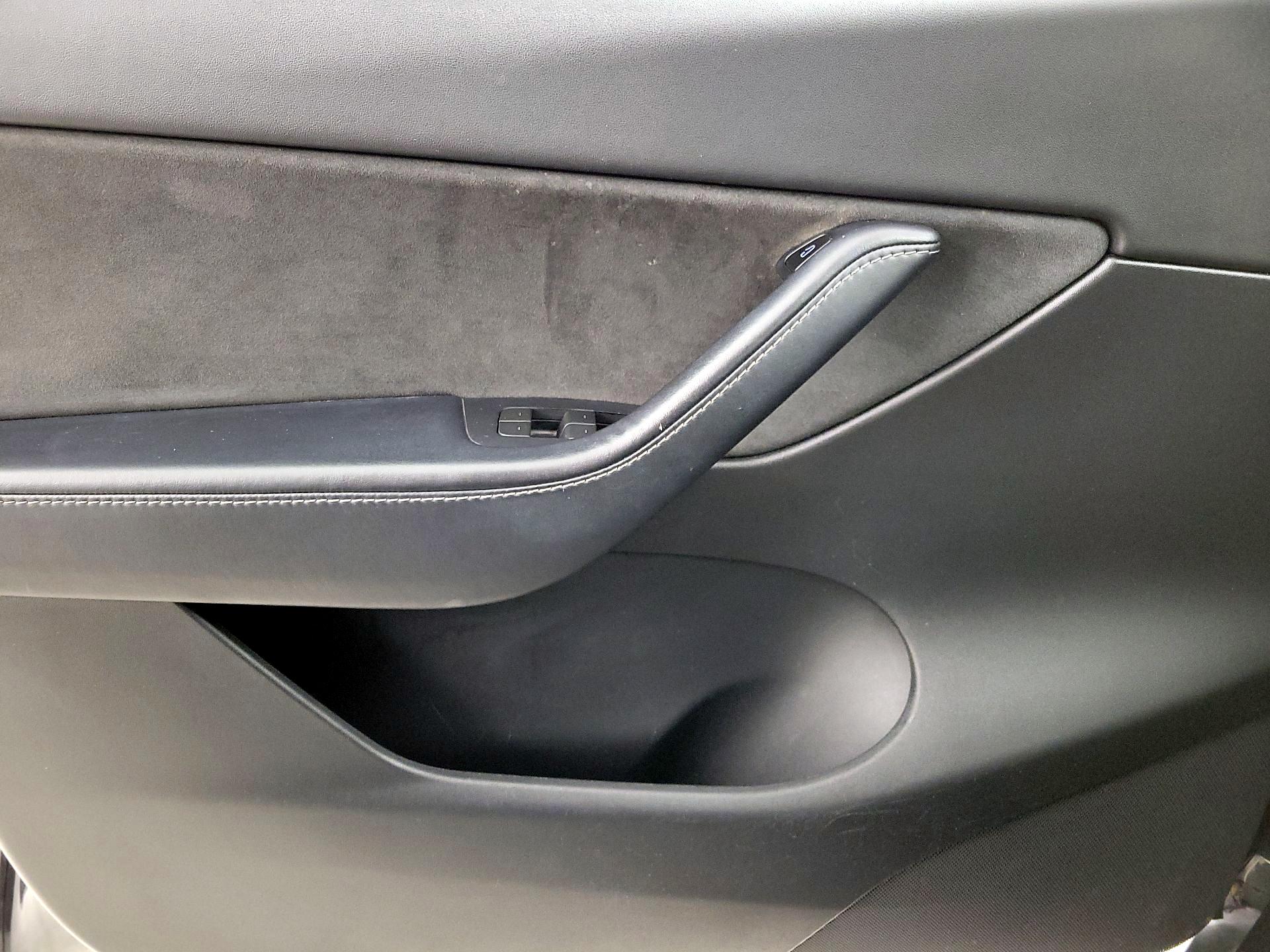 Thumbnail: 2022 Tesla Model Y - 12