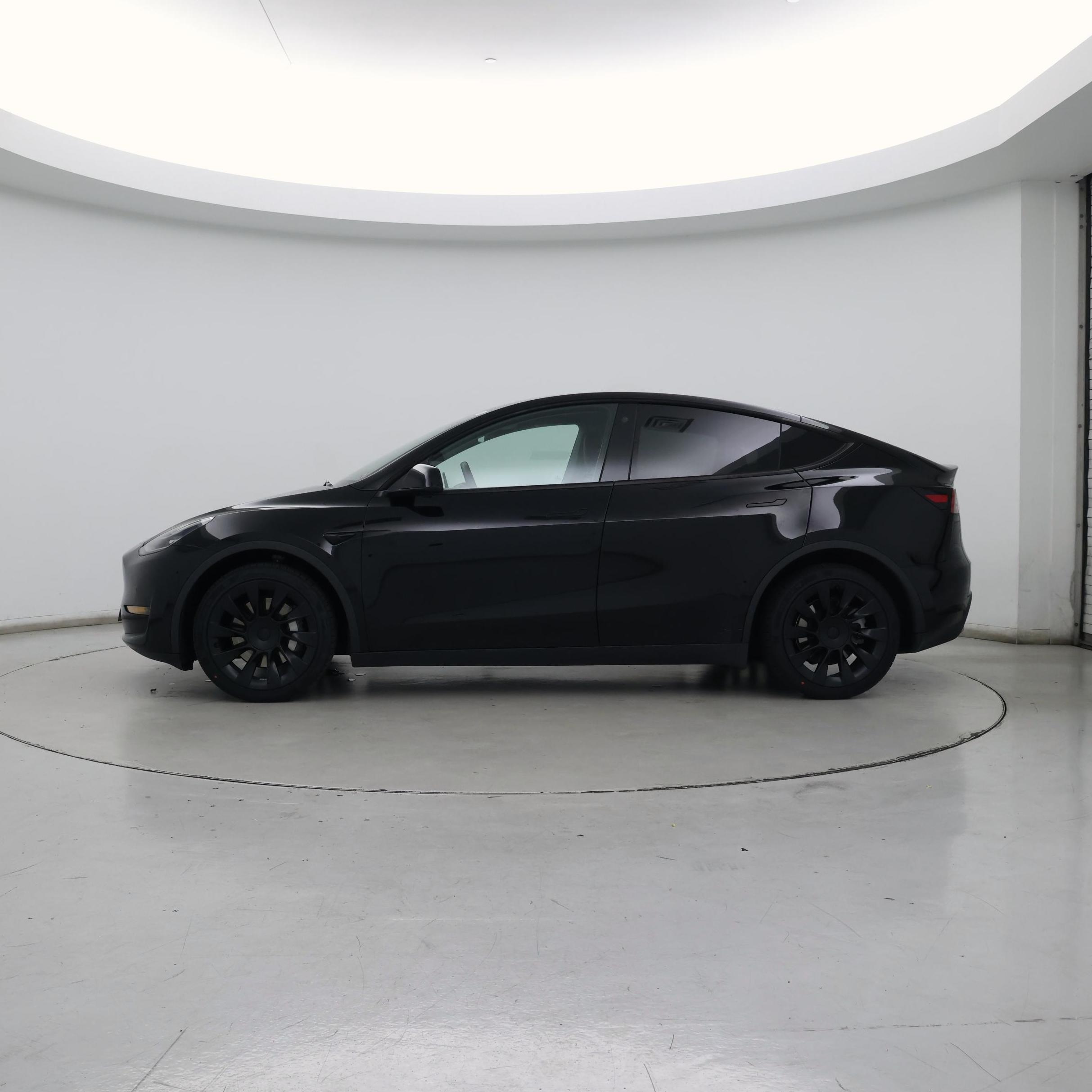 Thumbnail: 2022 Tesla Model Y - 3