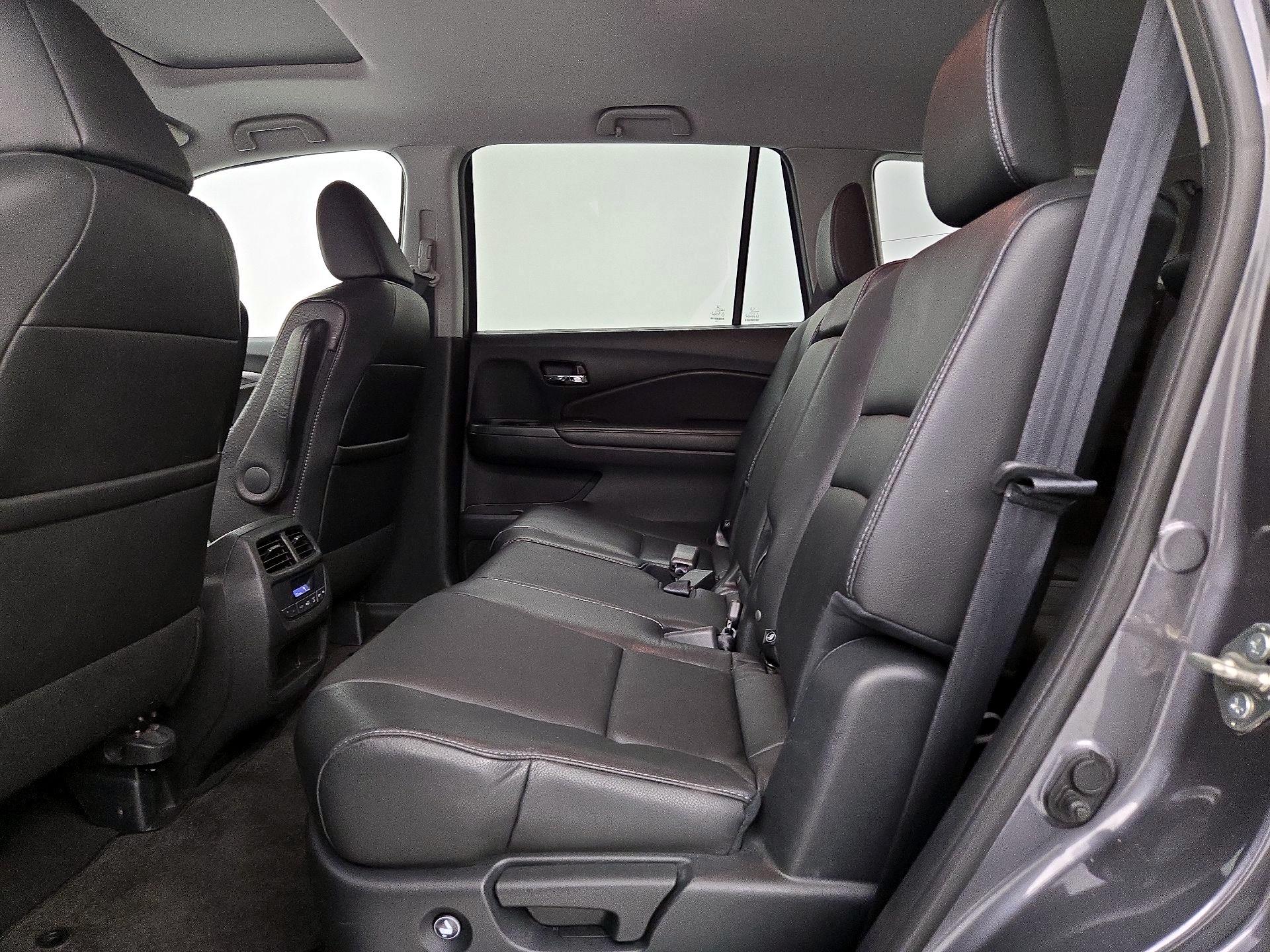 Thumbnail: 2017 Honda Pilot - 19