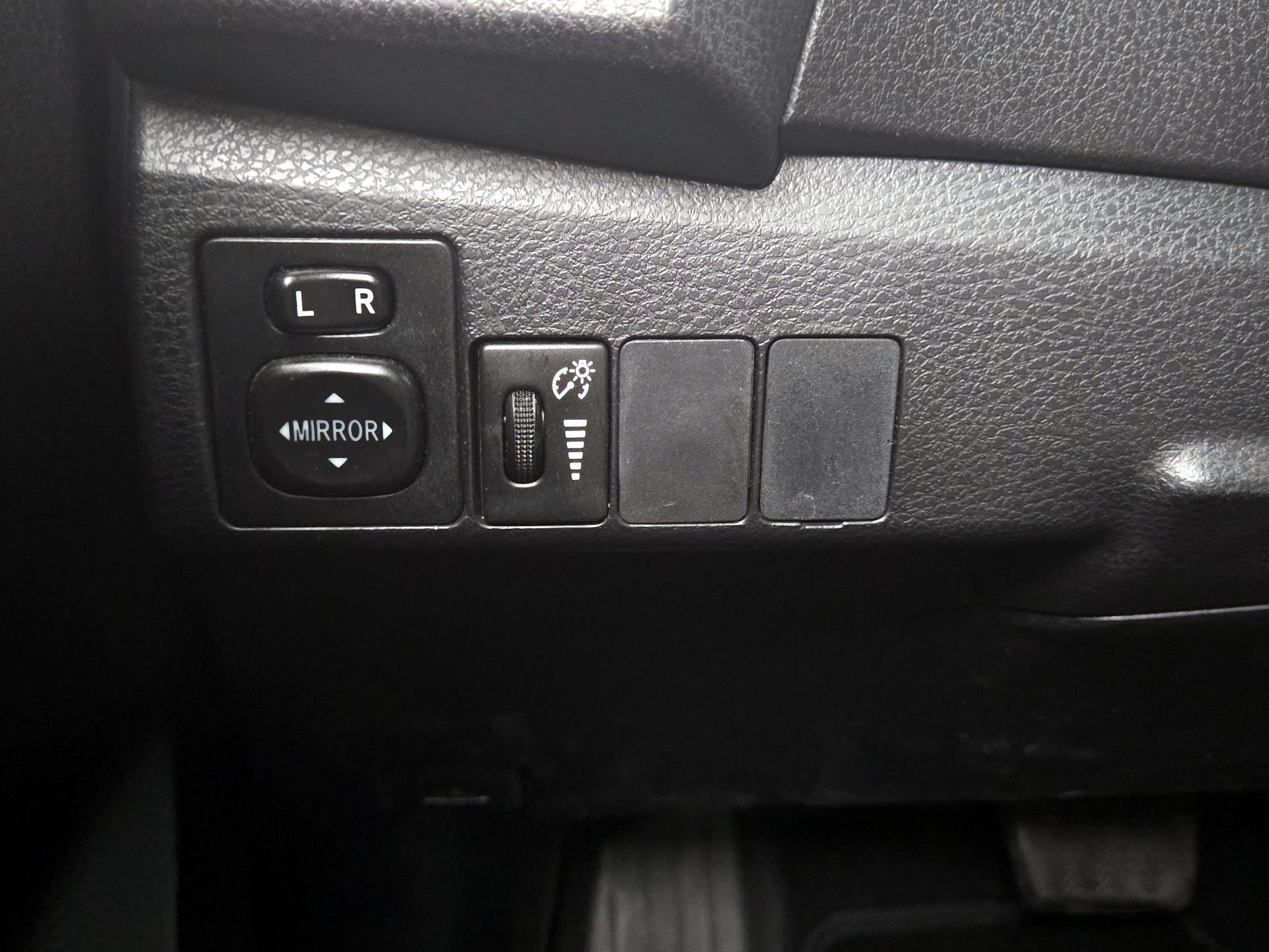 Thumbnail: 2016 Toyota Corolla - 13