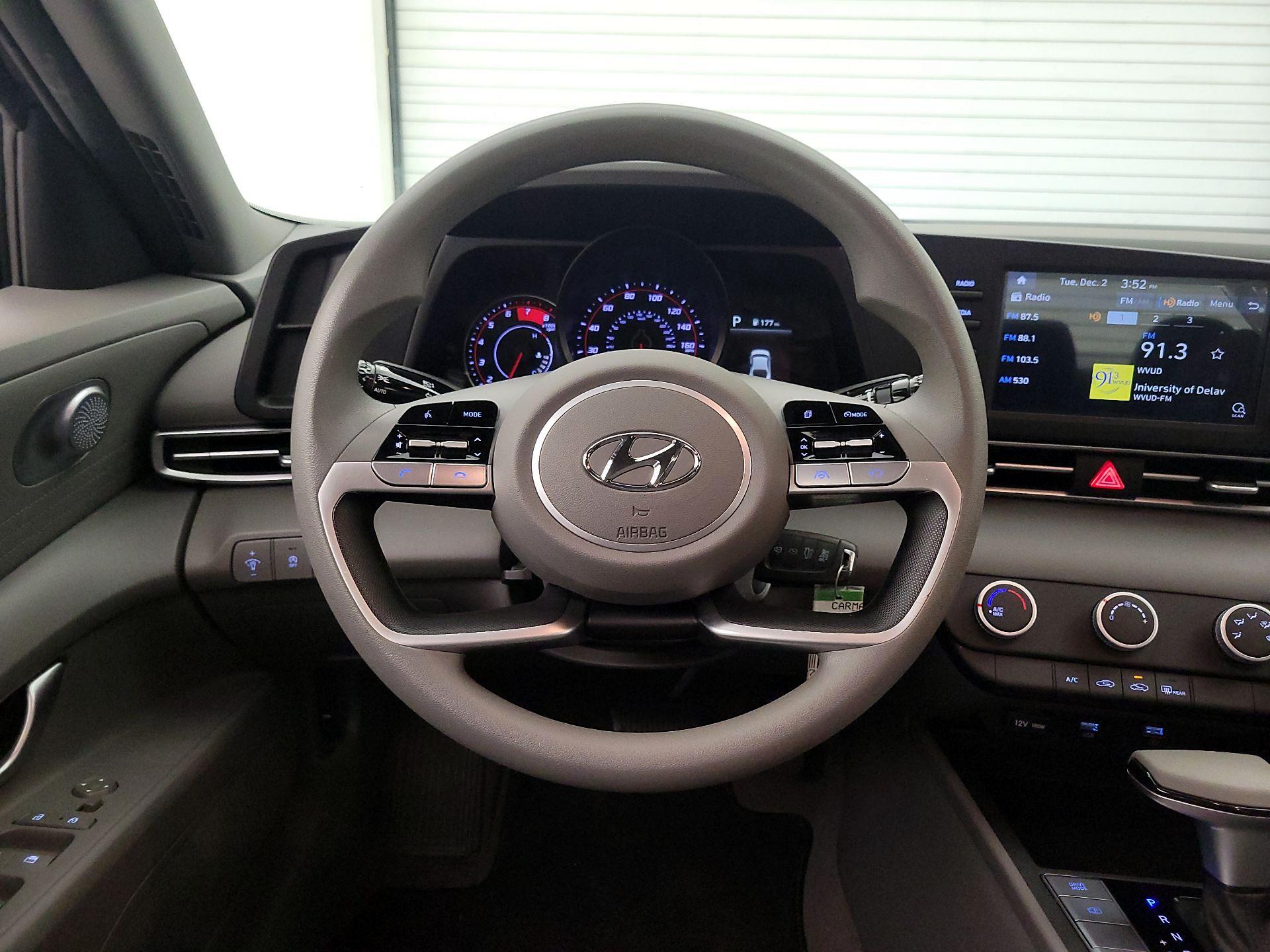 Thumbnail: 2023 Hyundai Elantra - 10