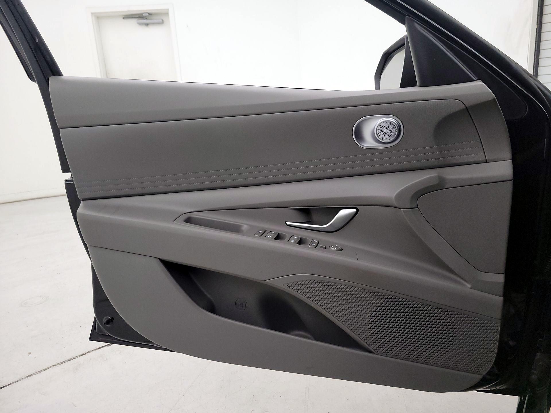 Thumbnail: 2023 Hyundai Elantra - 12