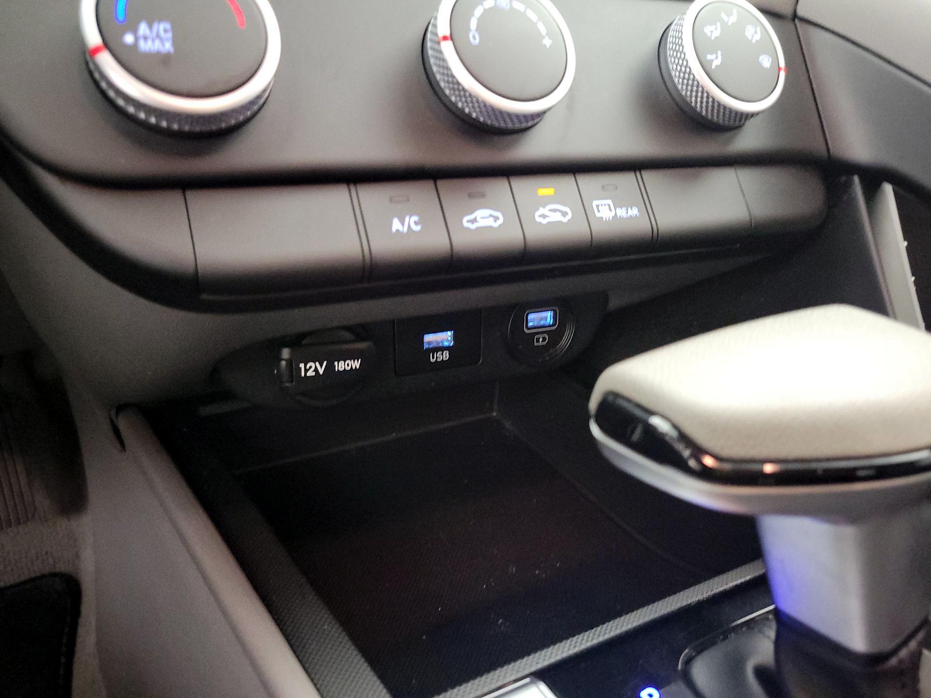 Thumbnail: 2023 Hyundai Elantra - 18