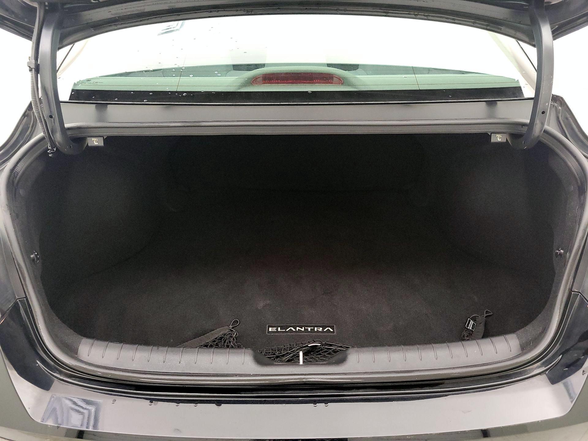 Thumbnail: 2023 Hyundai Elantra - 20