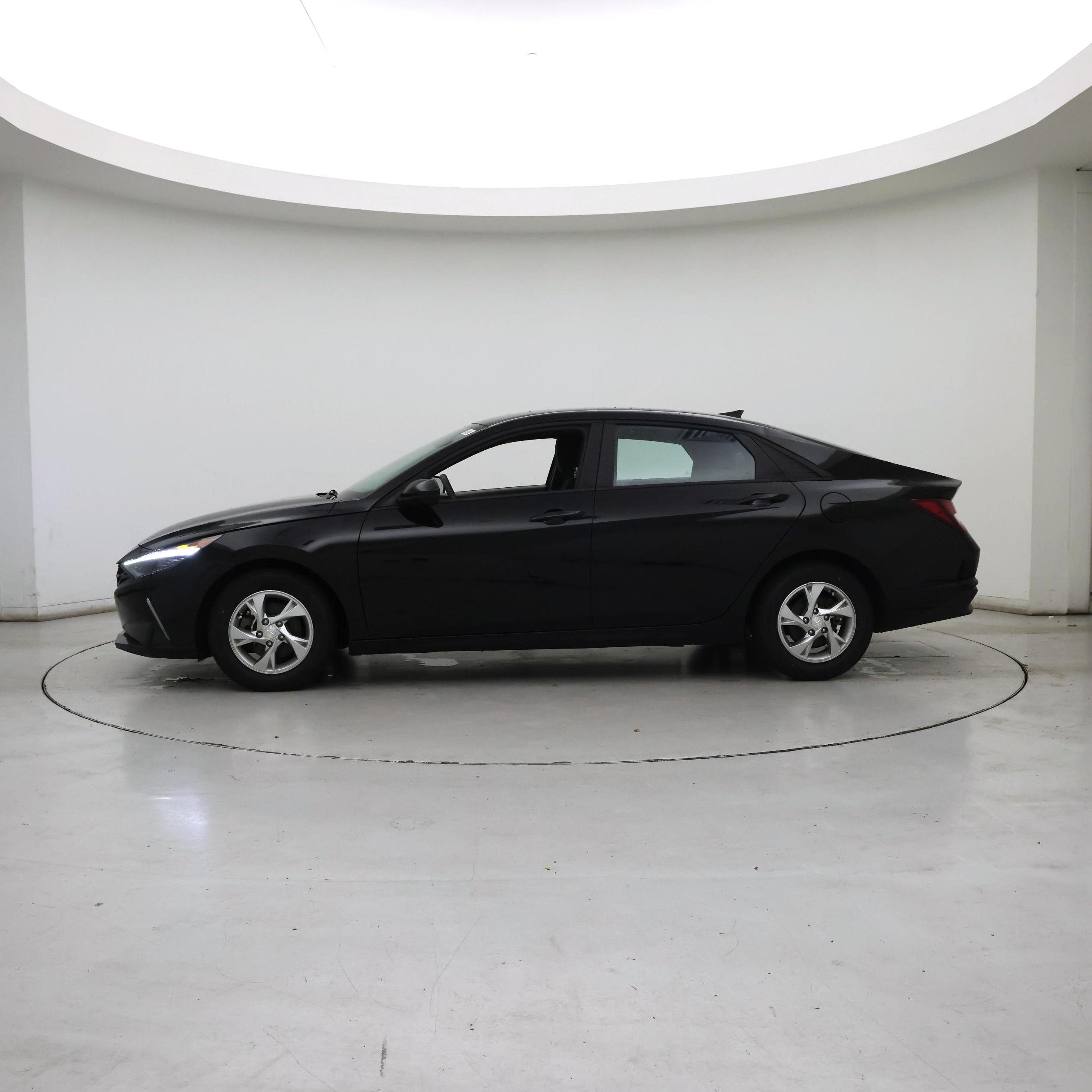 Thumbnail: 2023 Hyundai Elantra - 3