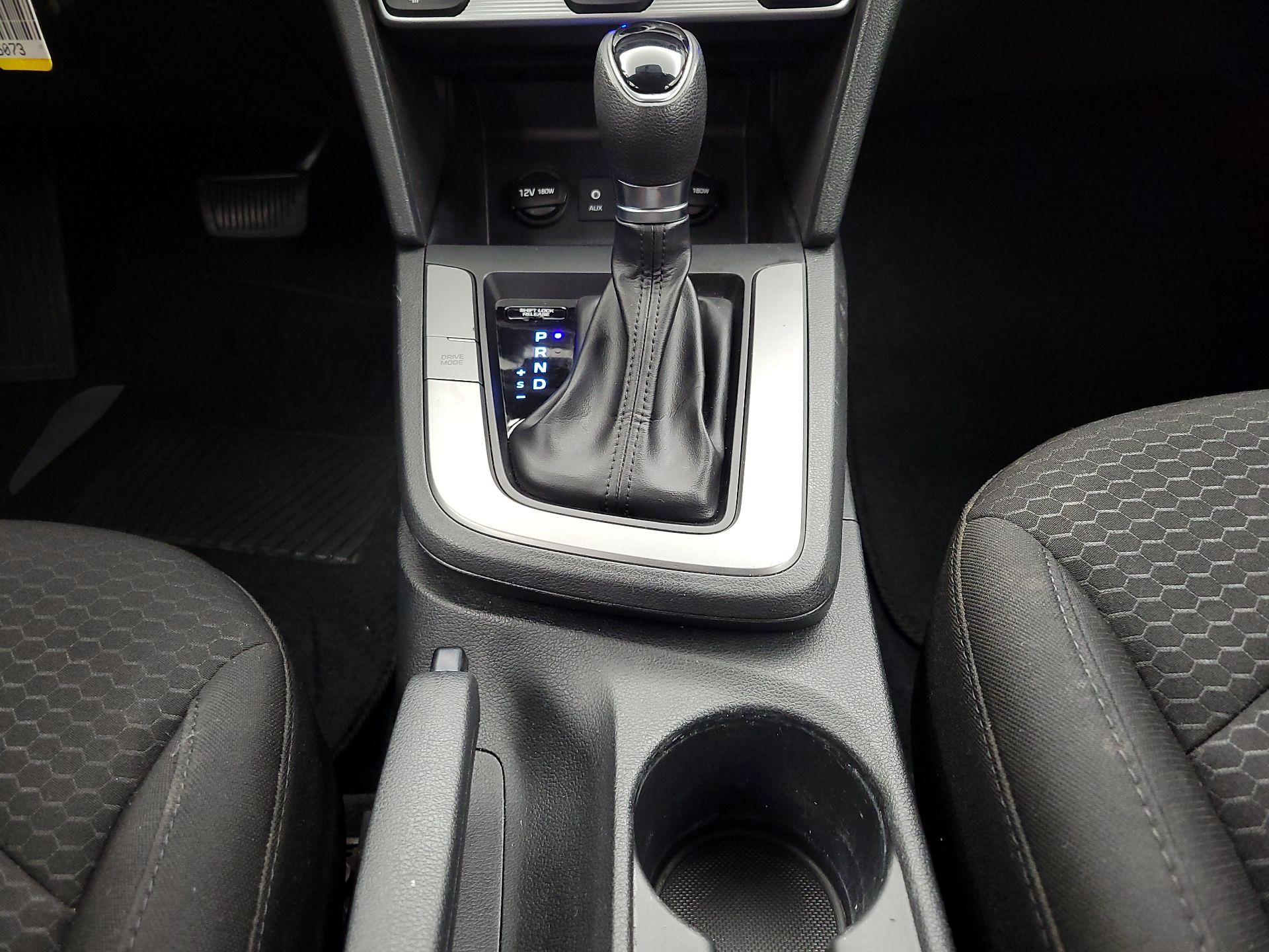 Thumbnail: 2019 Hyundai Elantra - 17