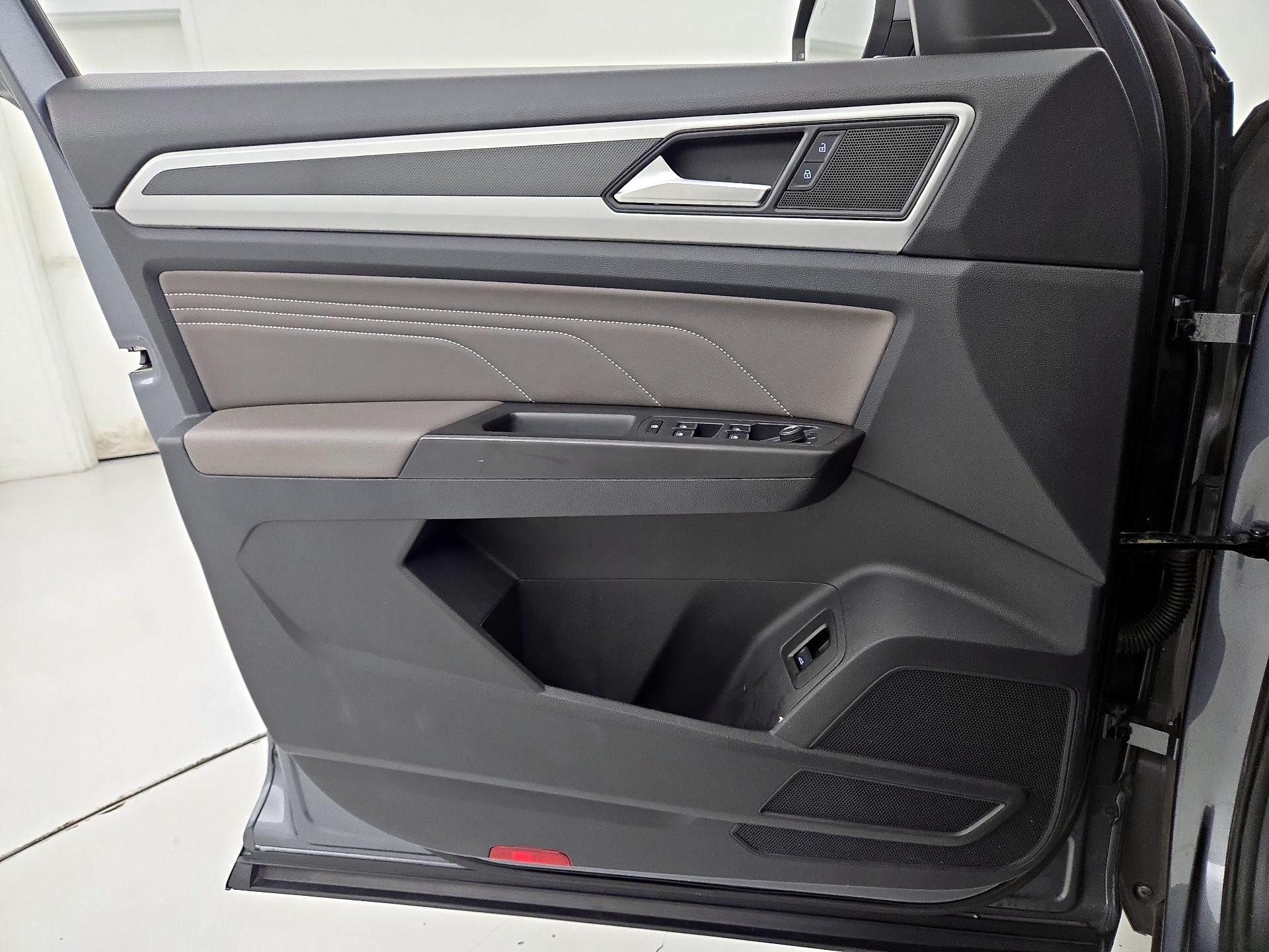 Thumbnail: 2022 Volkswagen Atlas - 12