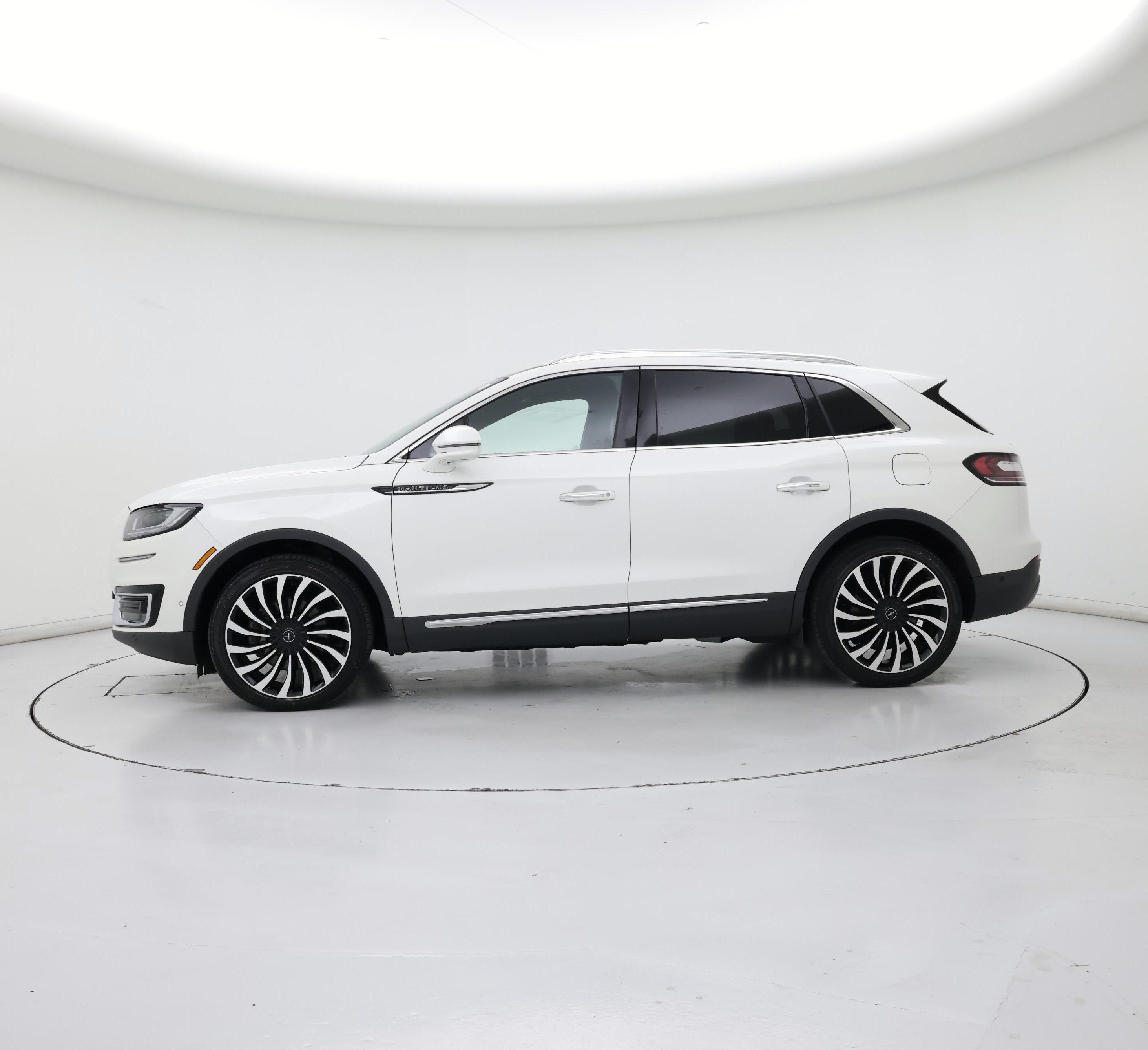 Thumbnail: 2020 Lincoln Nautilus - 3