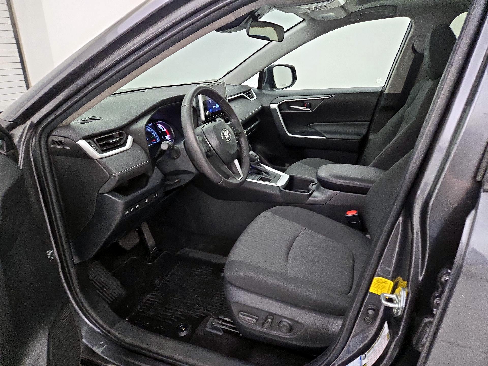 Thumbnail: 2023 Toyota RAV4 - 11