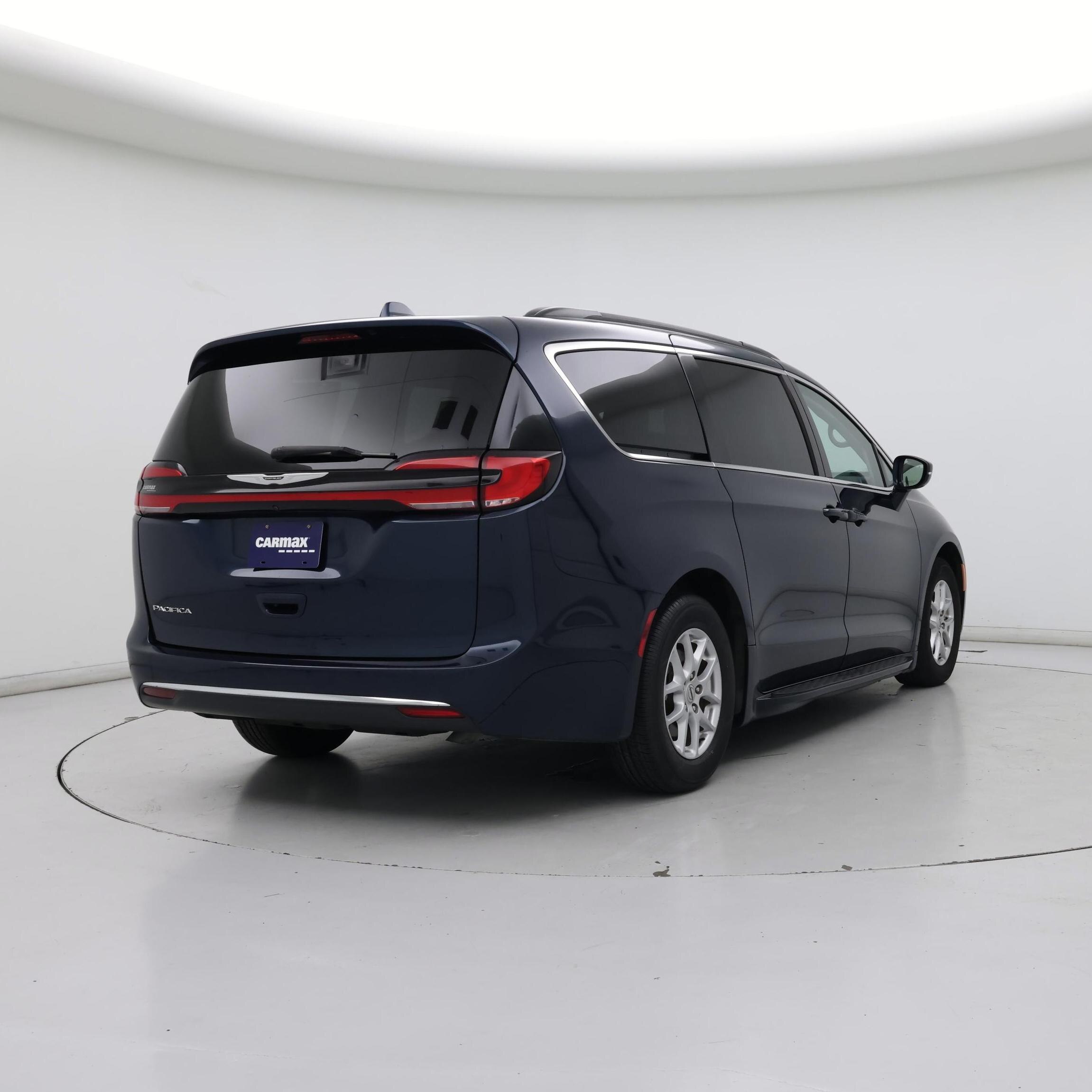 Thumbnail: 2022 Chrysler Pacifica - 8