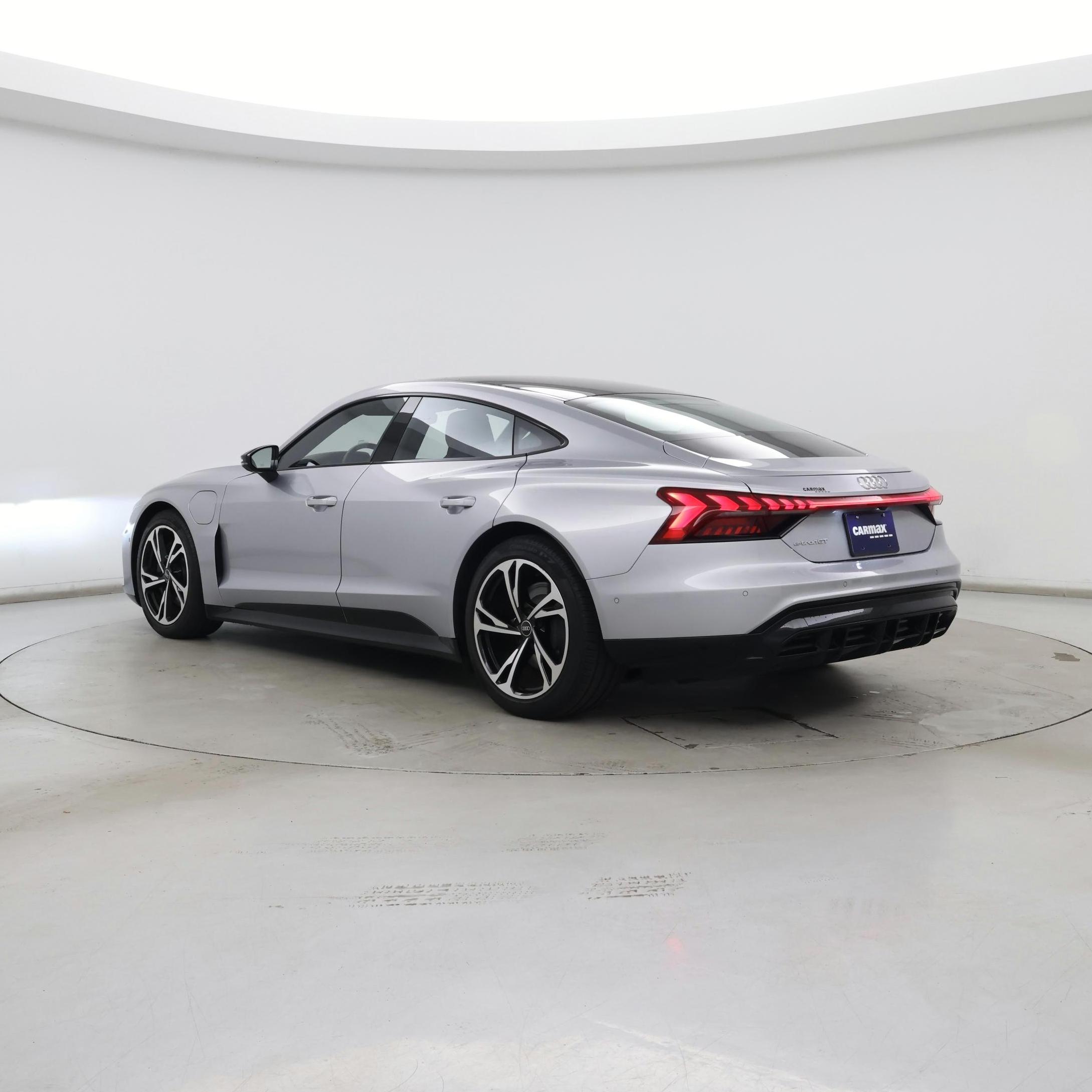 Thumbnail: 2022 Audi e-tron GT - 2