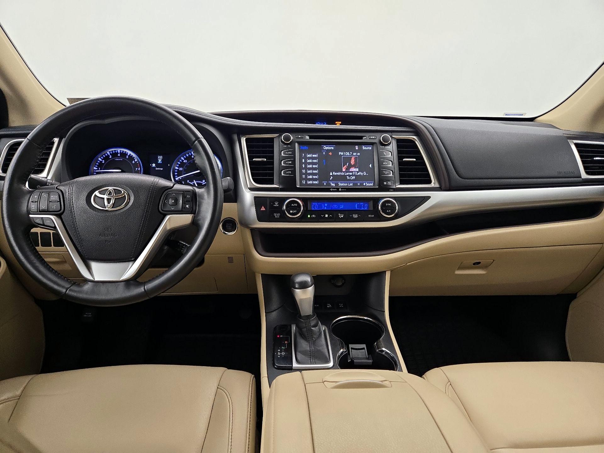 Thumbnail: 2015 Toyota Highlander - 9