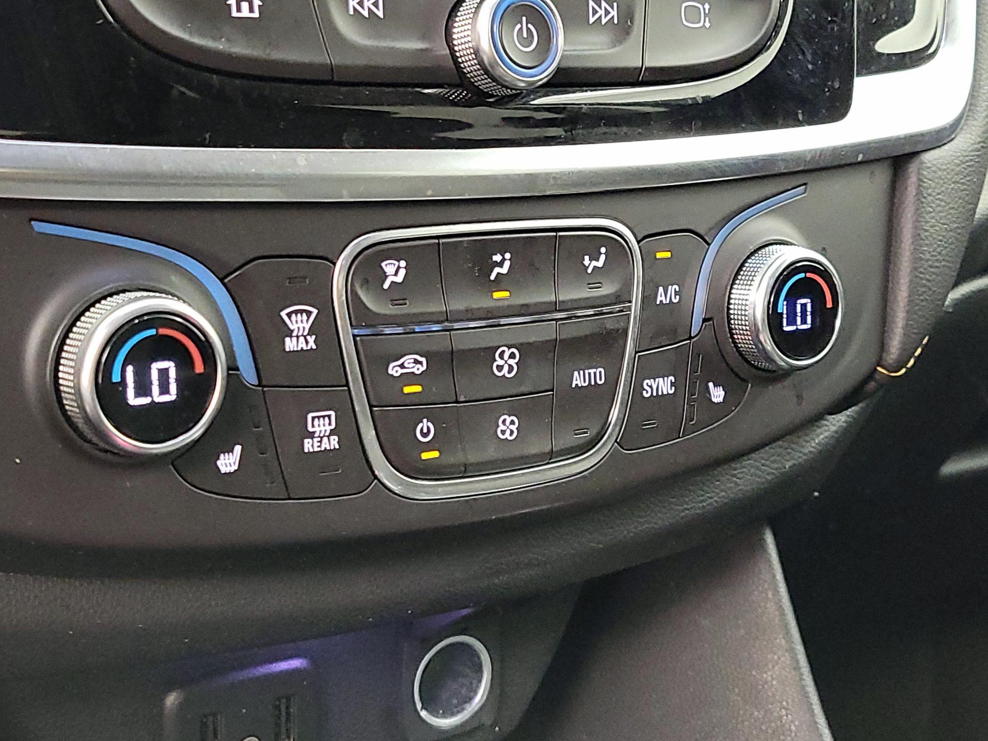 Thumbnail: 2019 Chevrolet Traverse - 16