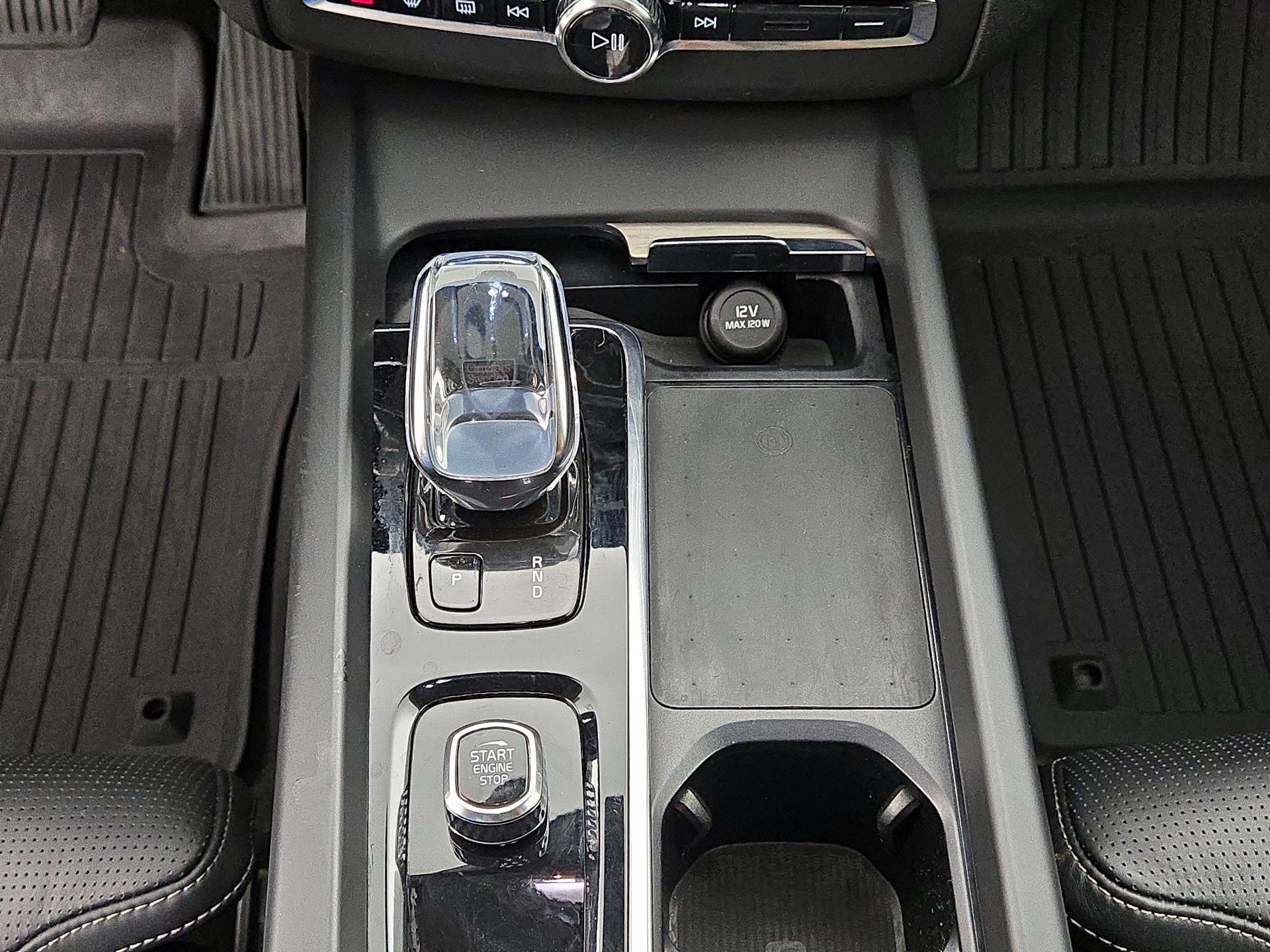 Thumbnail: 2022 Volvo XC60 - 17