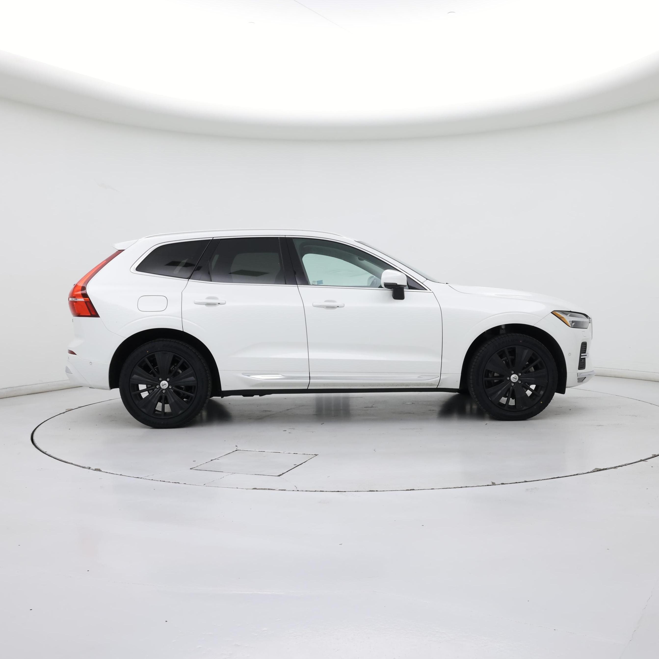 Thumbnail: 2022 Volvo XC60 - 7