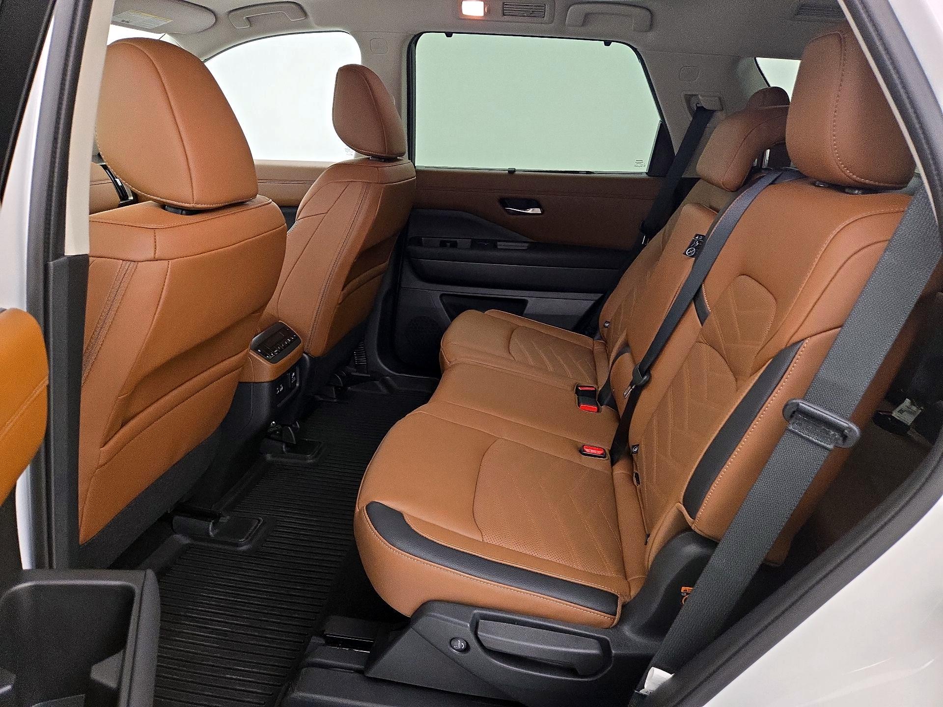 Thumbnail: 2024 Nissan Pathfinder - 19