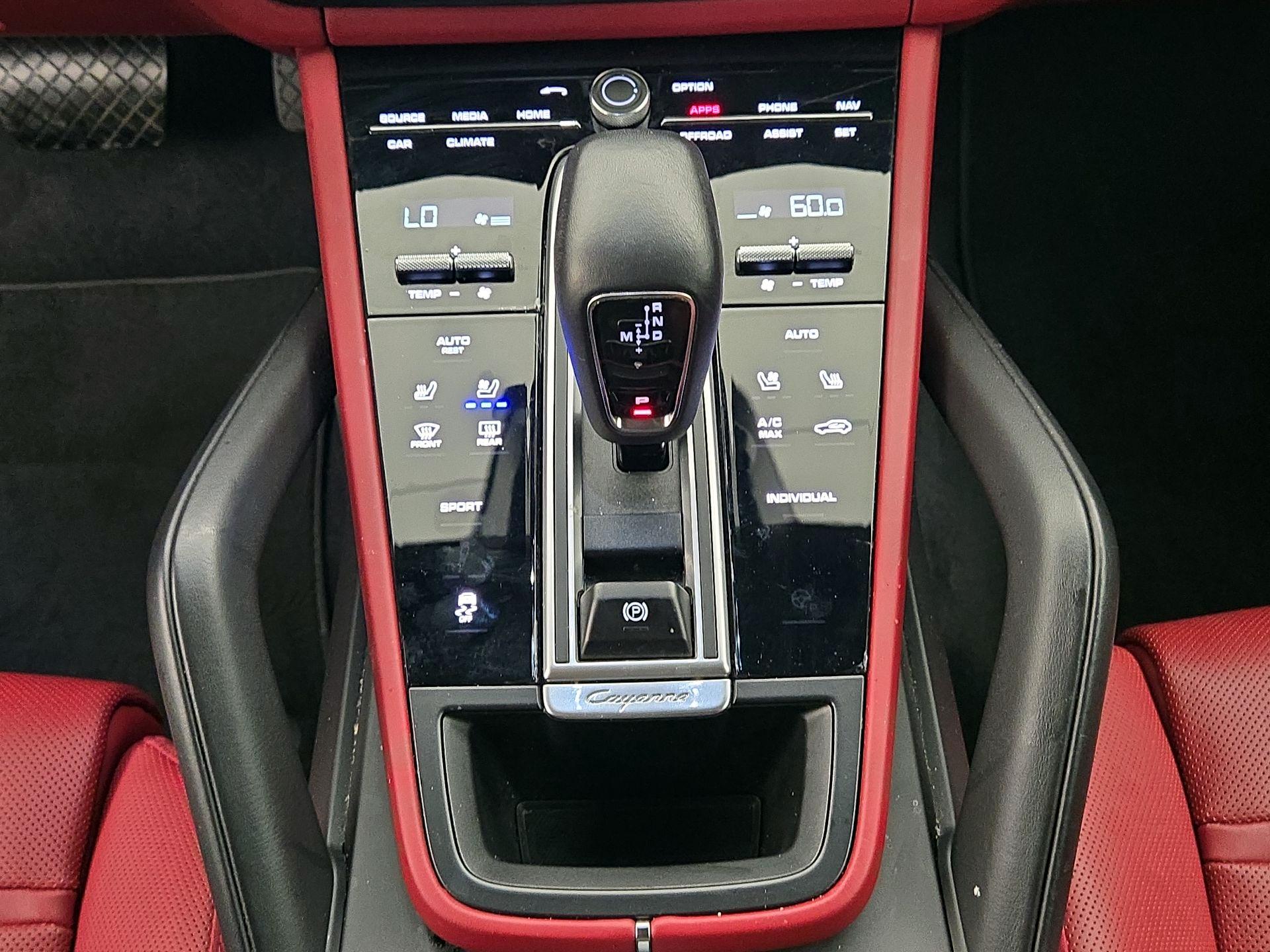 Thumbnail: 2023 Porsche Cayenne - 18