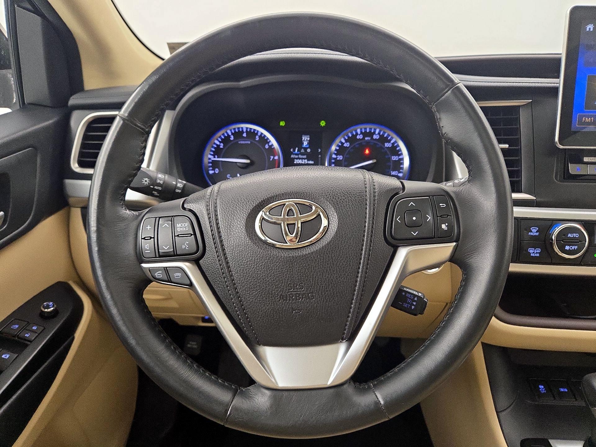 Thumbnail: 2014 Toyota Highlander - 10