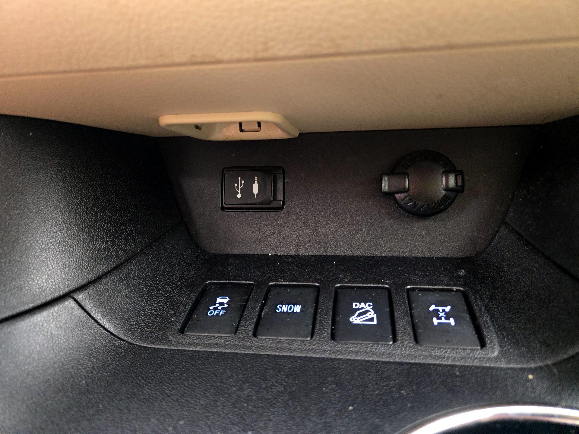 Thumbnail: 2014 Toyota Highlander - 19
