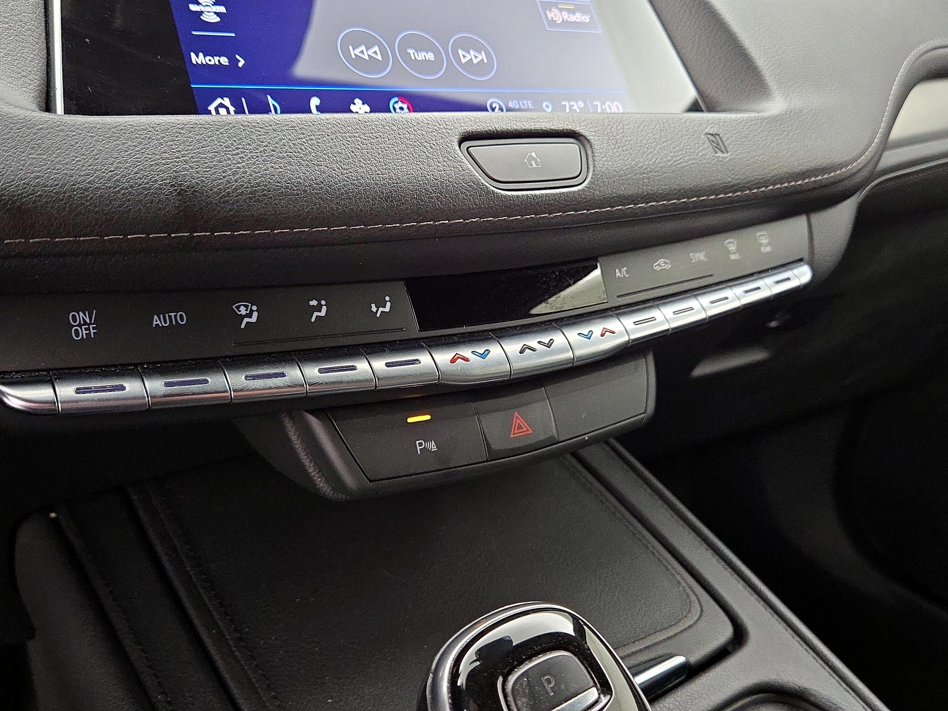 Thumbnail: 2021 Cadillac XT4 - 16