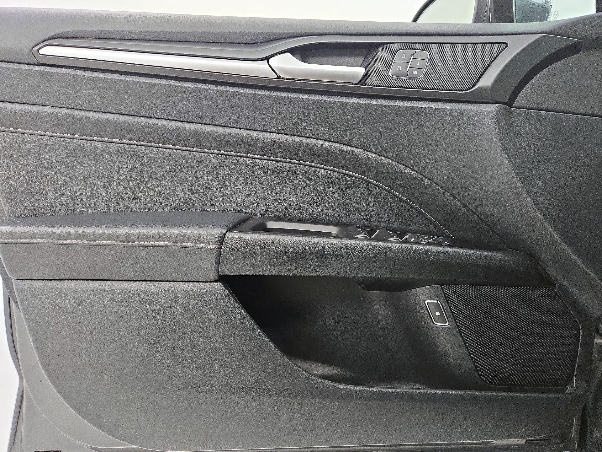 Thumbnail: 2019 Ford Fusion - 12
