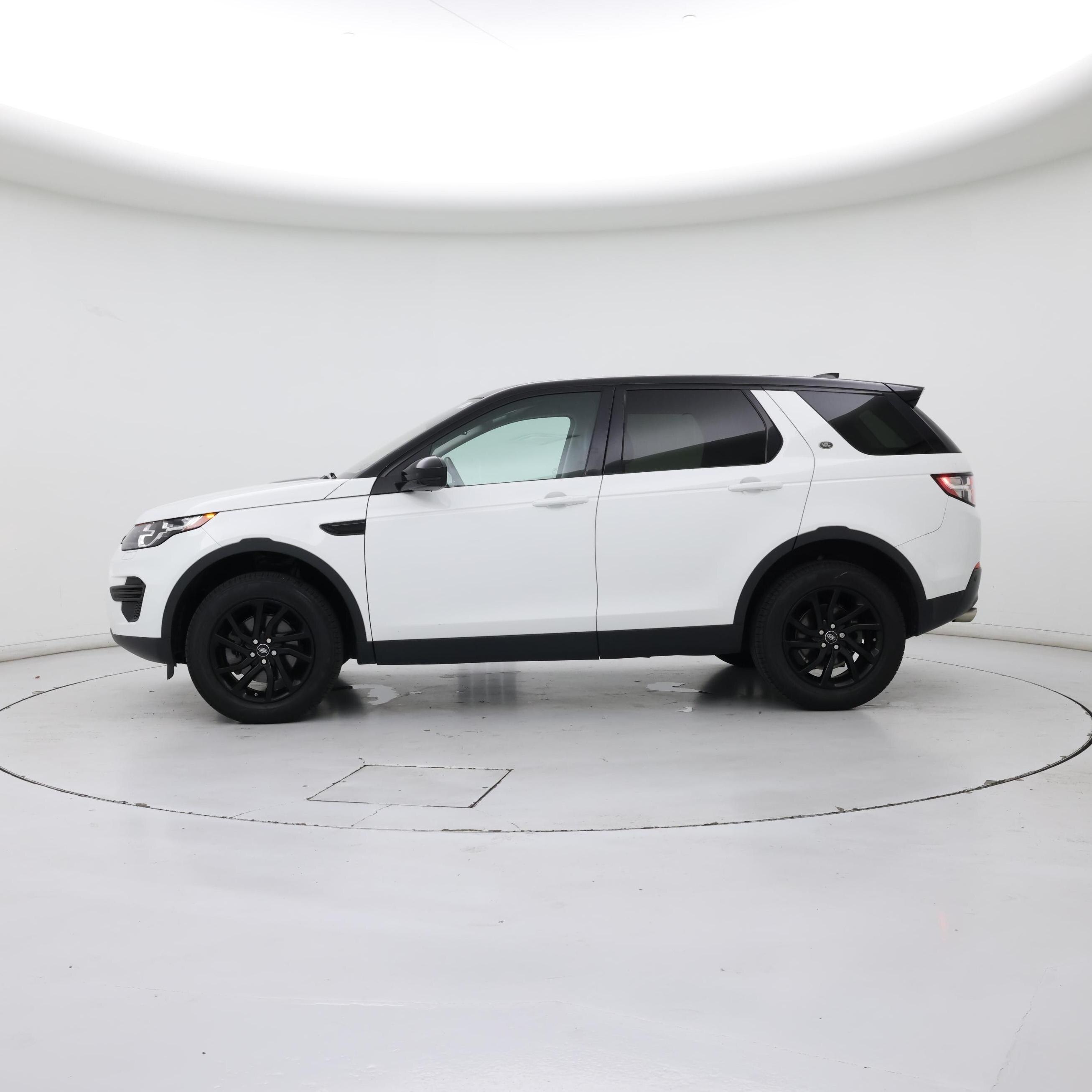 Thumbnail: 2019 Land Rover Discovery Sport - 3