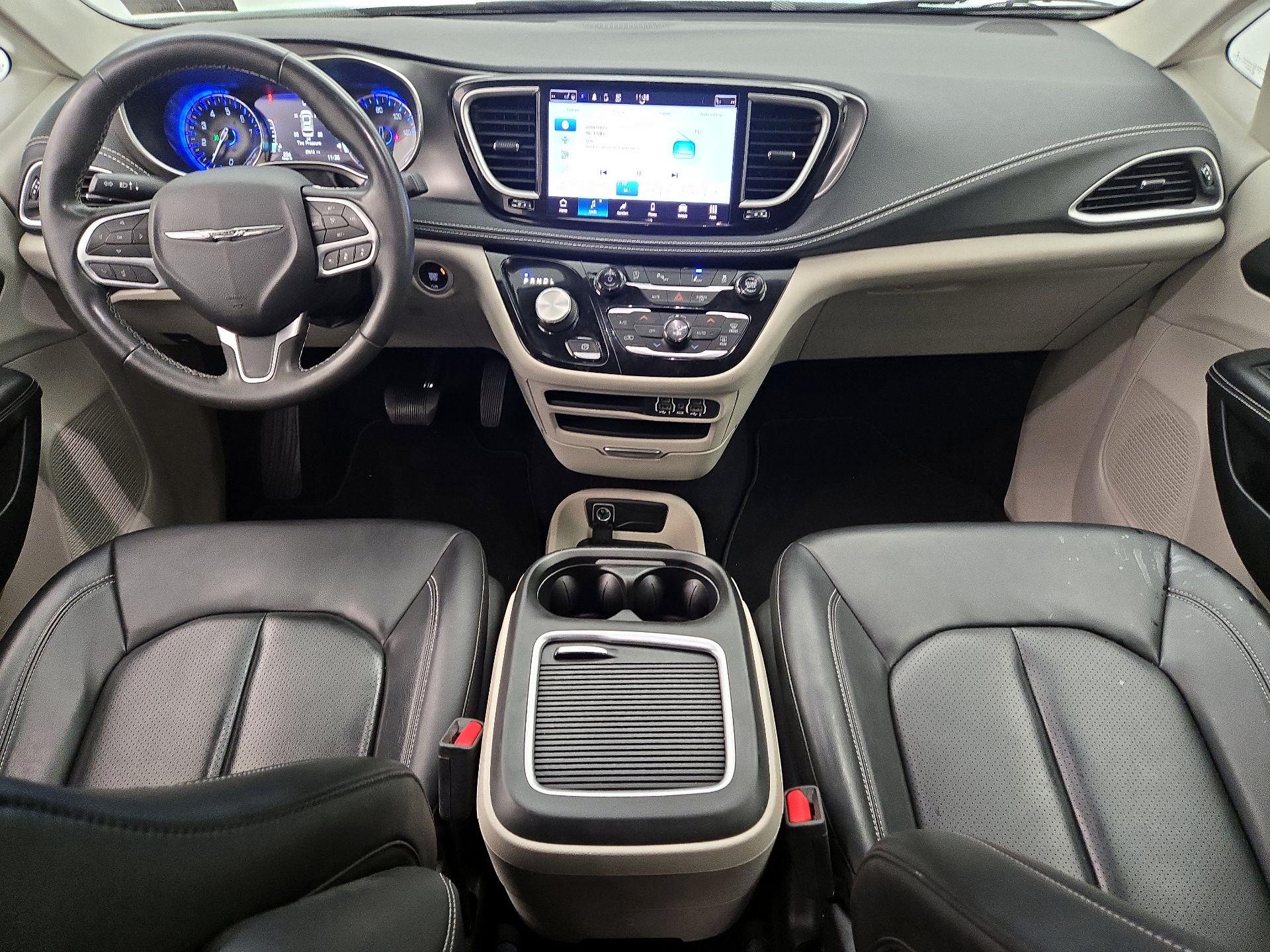 Thumbnail: 2023 Chrysler Pacifica - 9
