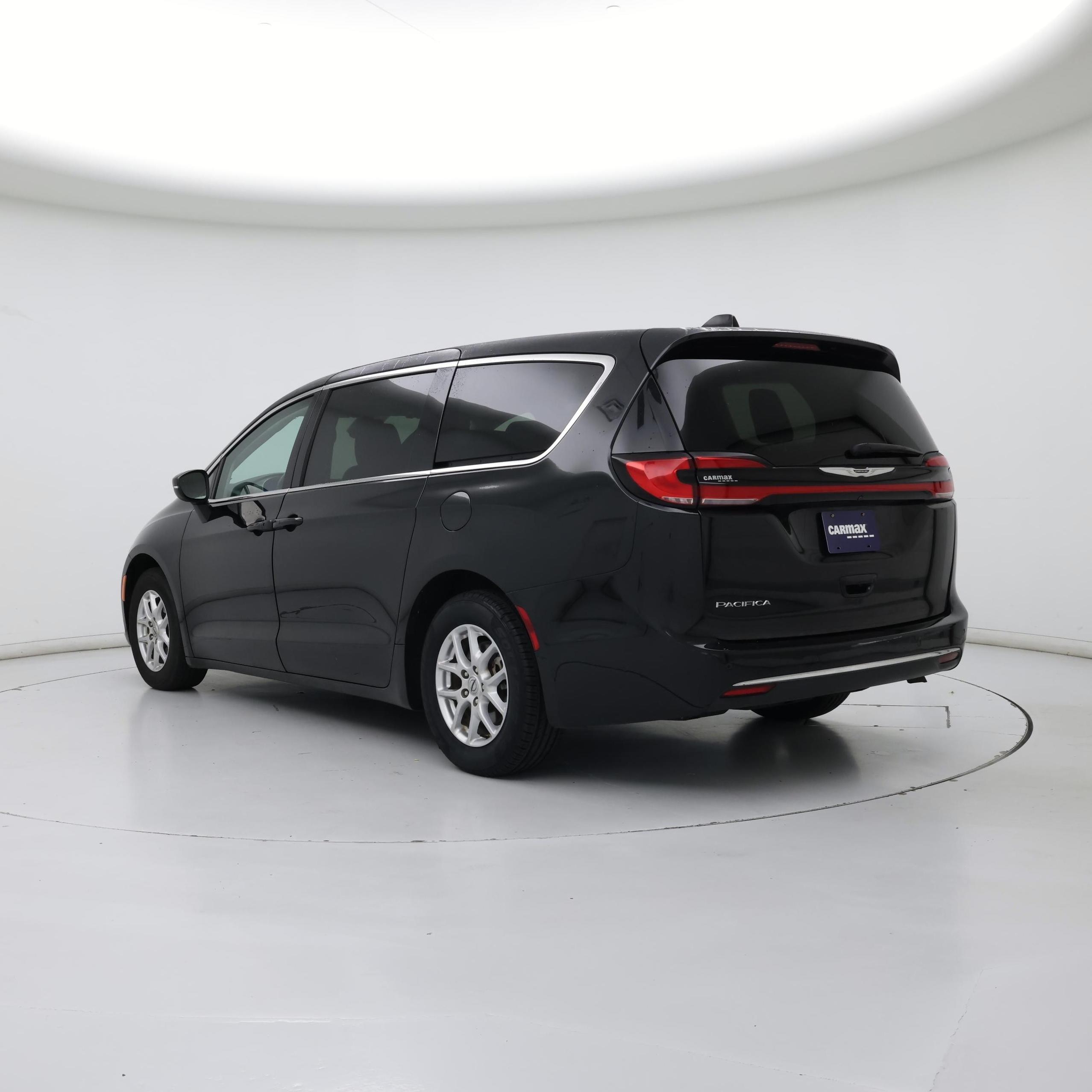 Thumbnail: 2023 Chrysler Pacifica - 2