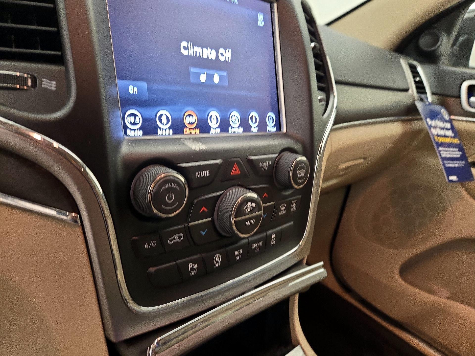 Thumbnail: 2018 Jeep Grand Cherokee - 17