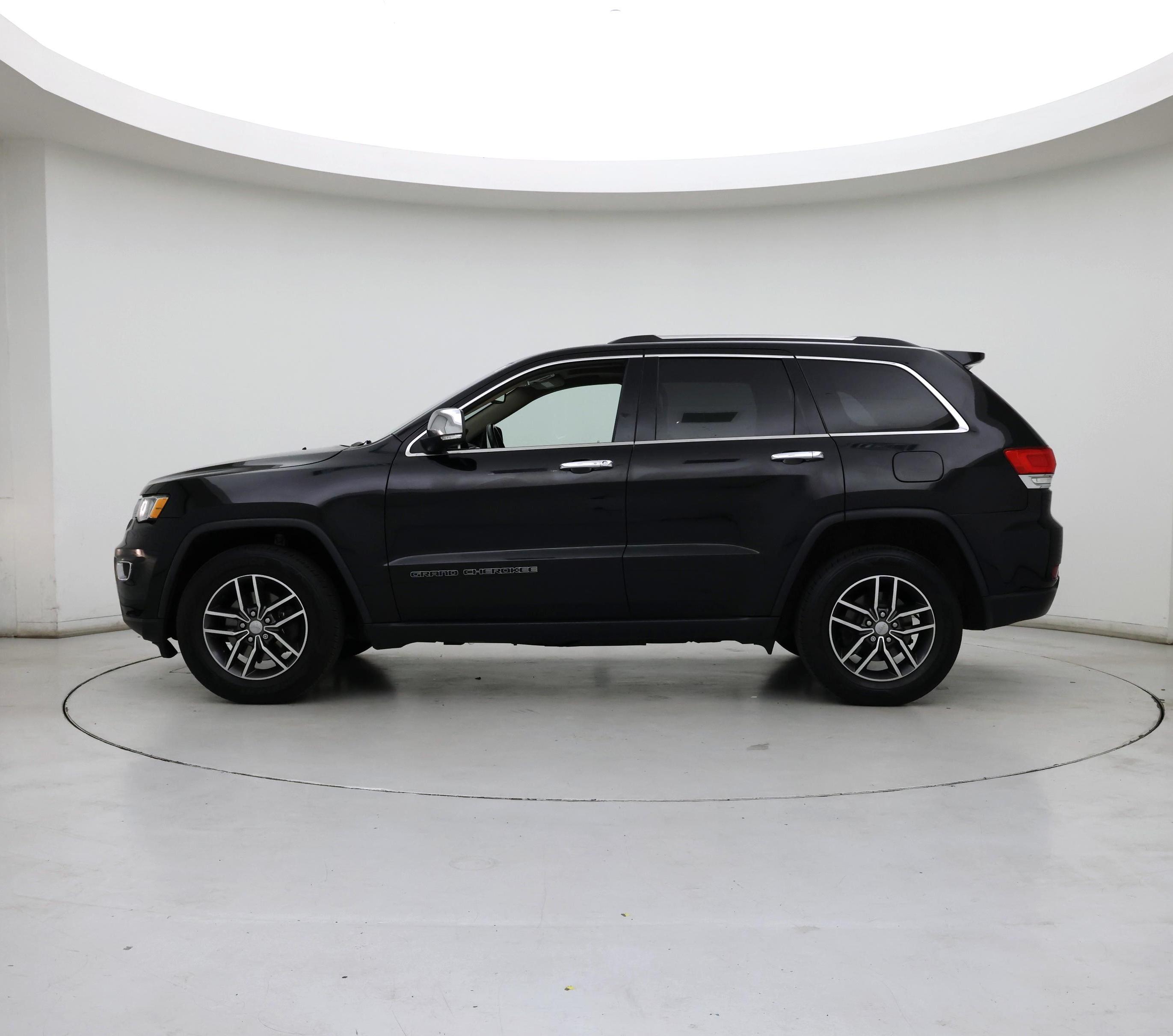 Thumbnail: 2018 Jeep Grand Cherokee - 3