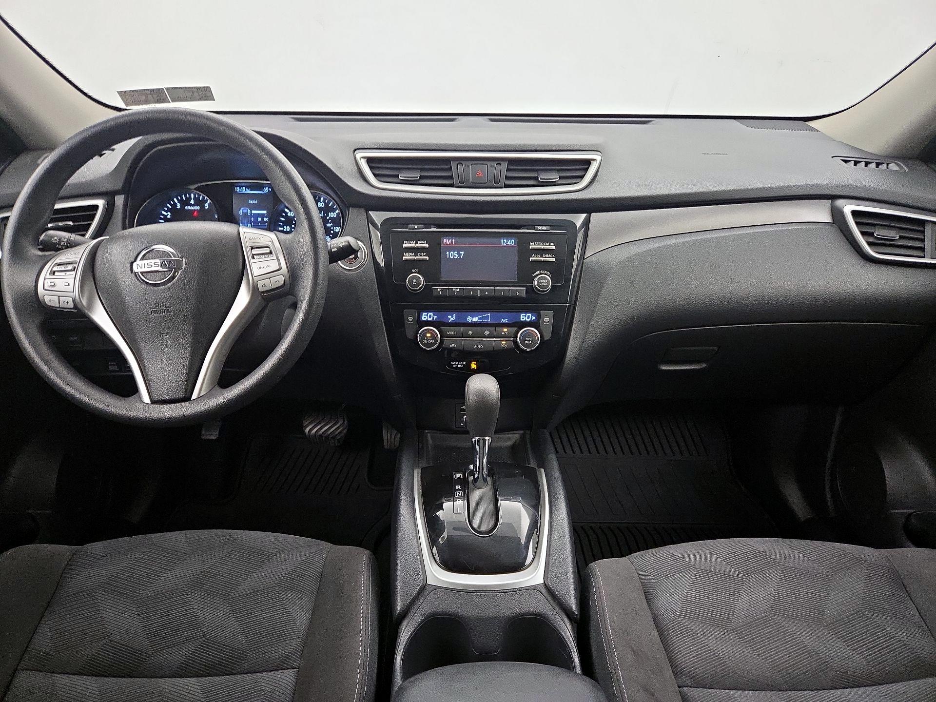 Thumbnail: 2015 Nissan Rogue - 9