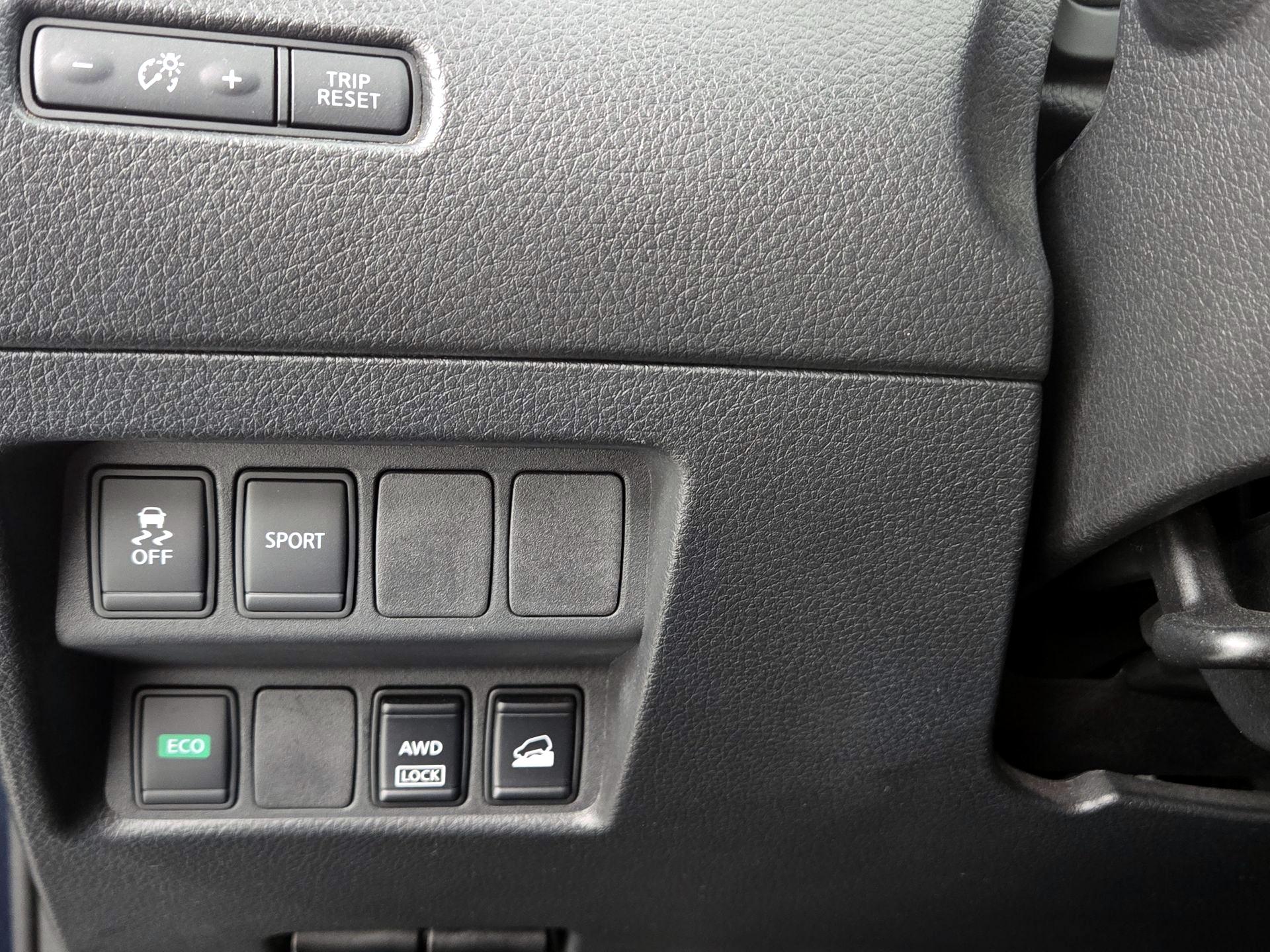 Thumbnail: 2015 Nissan Rogue - 13