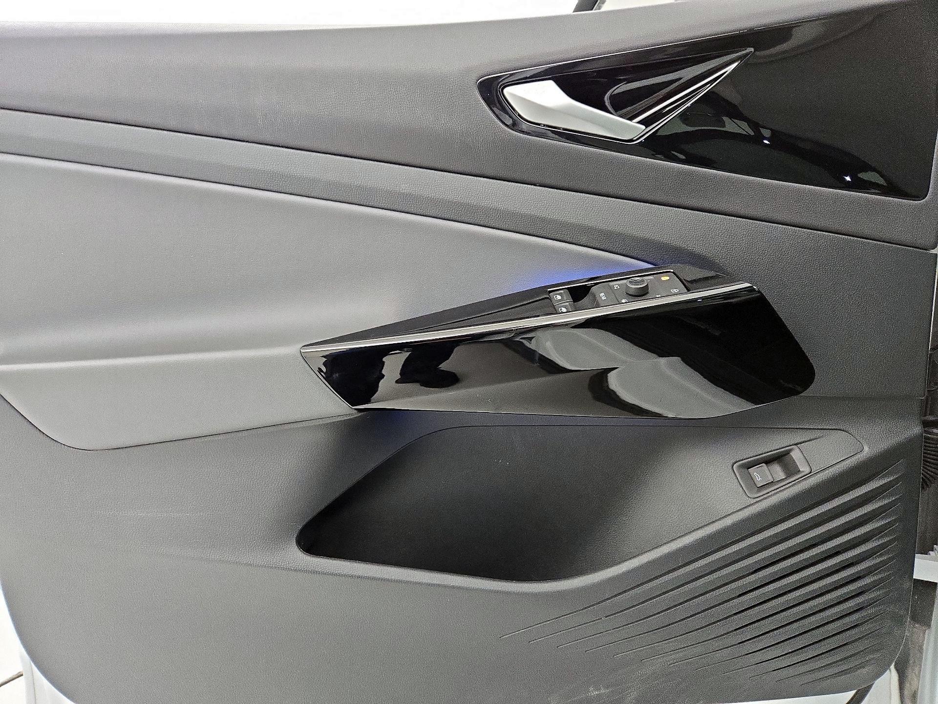 Thumbnail: 2021 Volkswagen ID.4 - 12