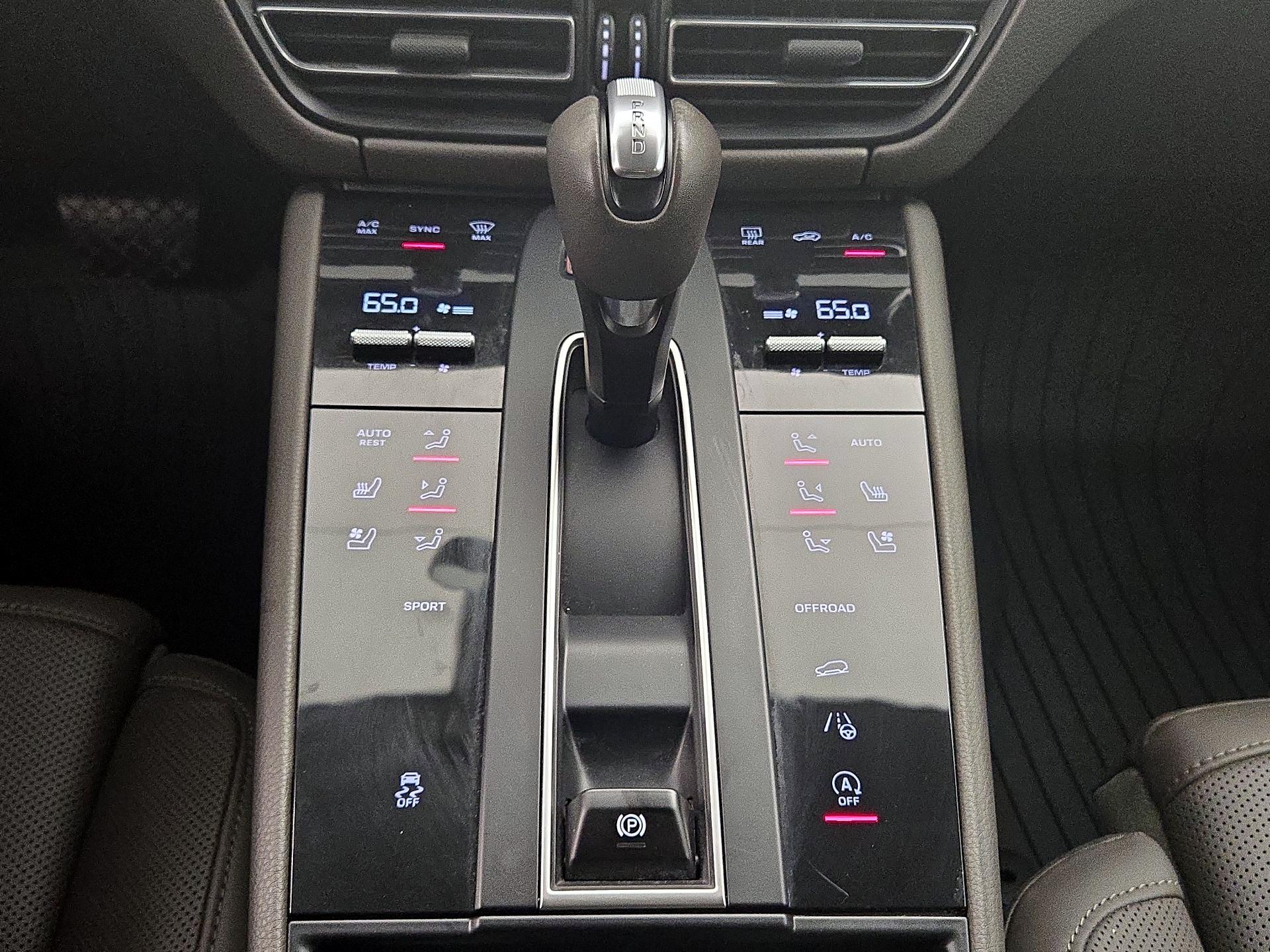 Thumbnail: 2024 Porsche Macan - 17