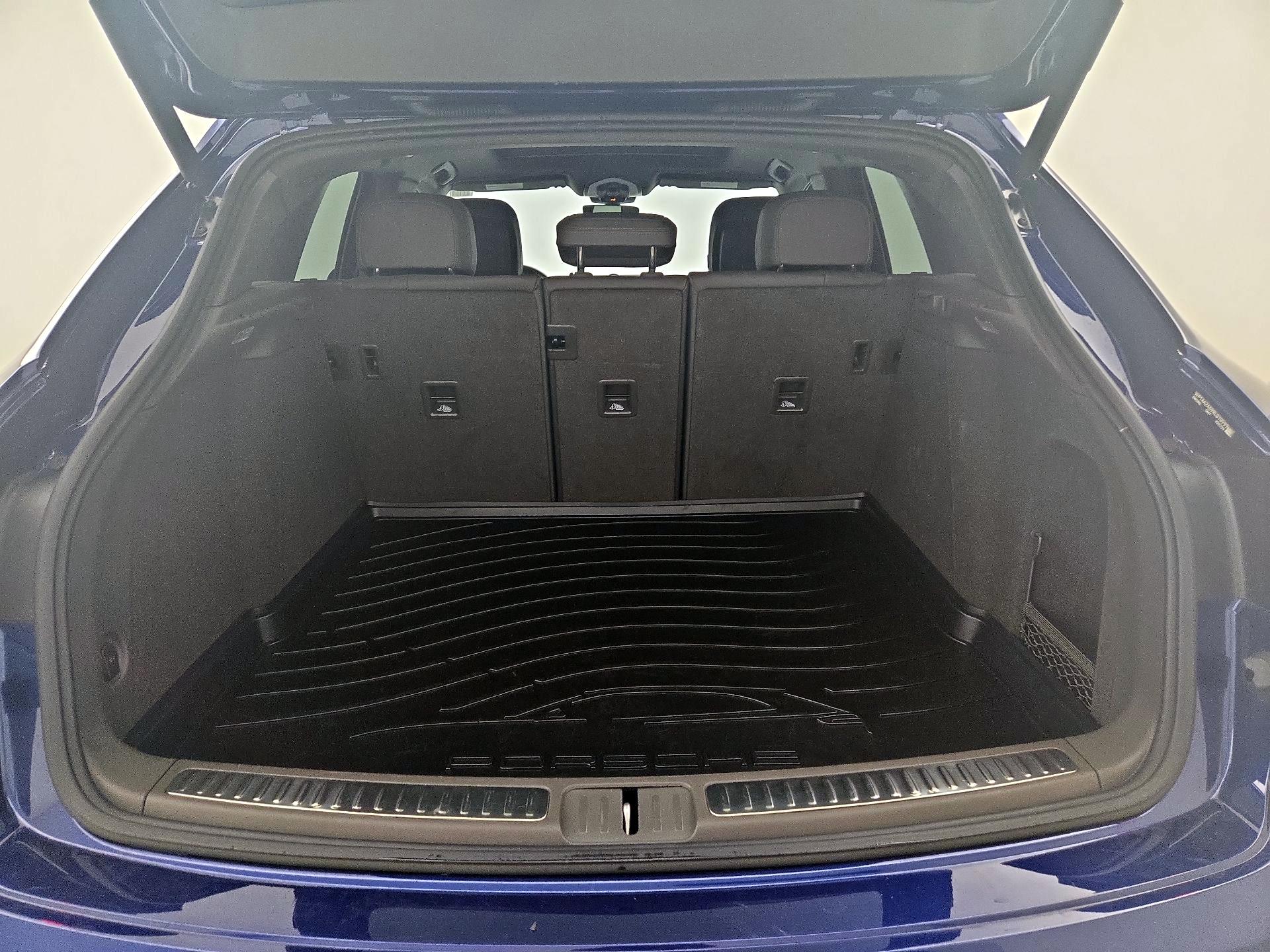 Thumbnail: 2024 Porsche Macan - 20