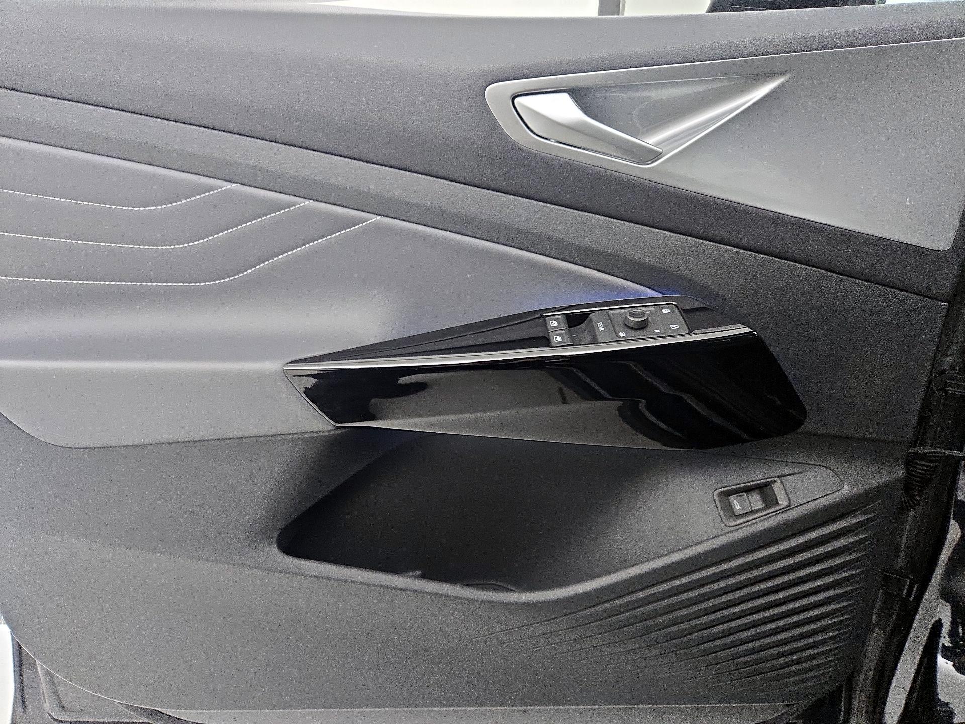 Thumbnail: 2023 Volkswagen ID.4 - 12