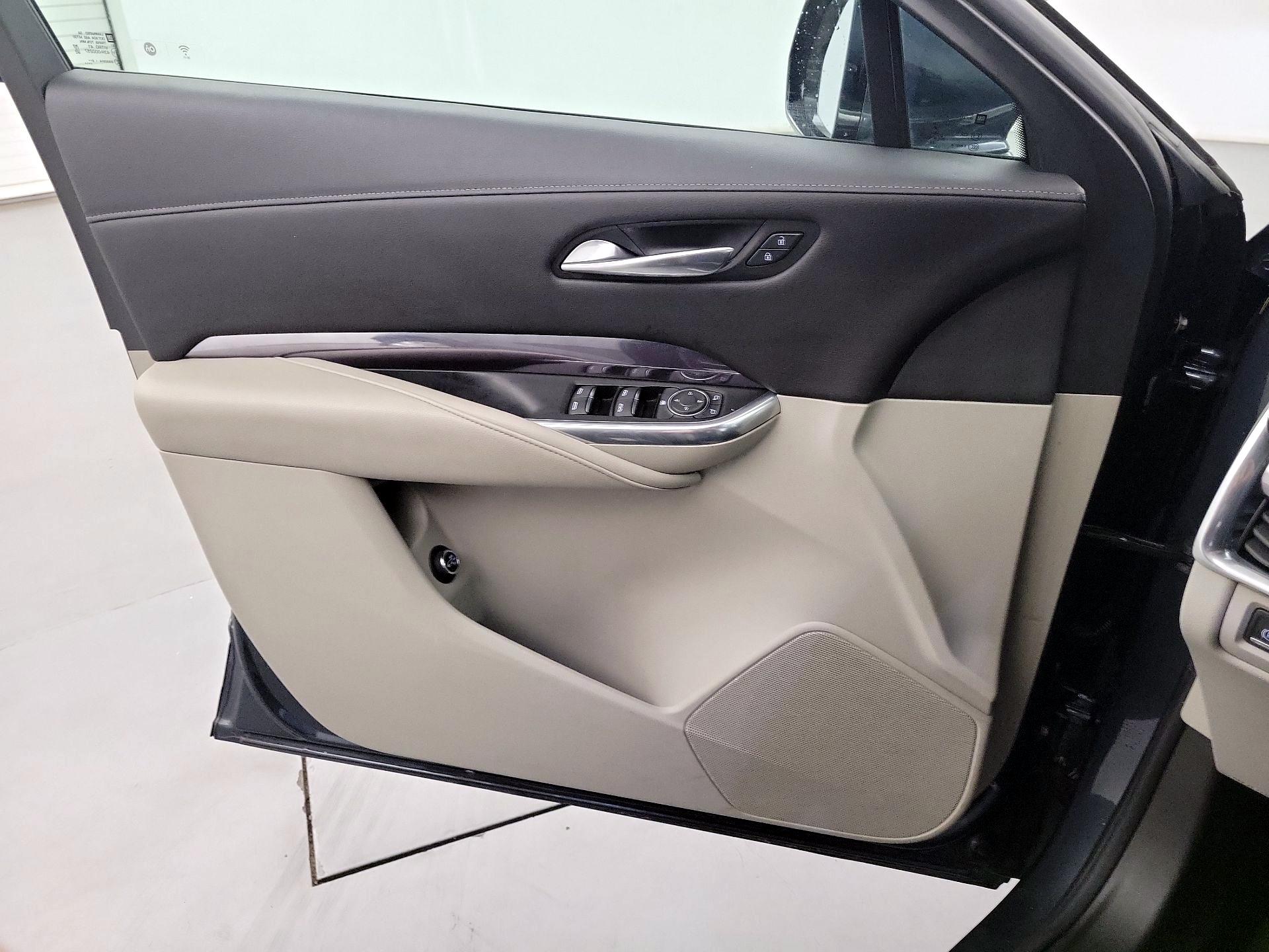 Thumbnail: 2021 Cadillac XT4 - 12