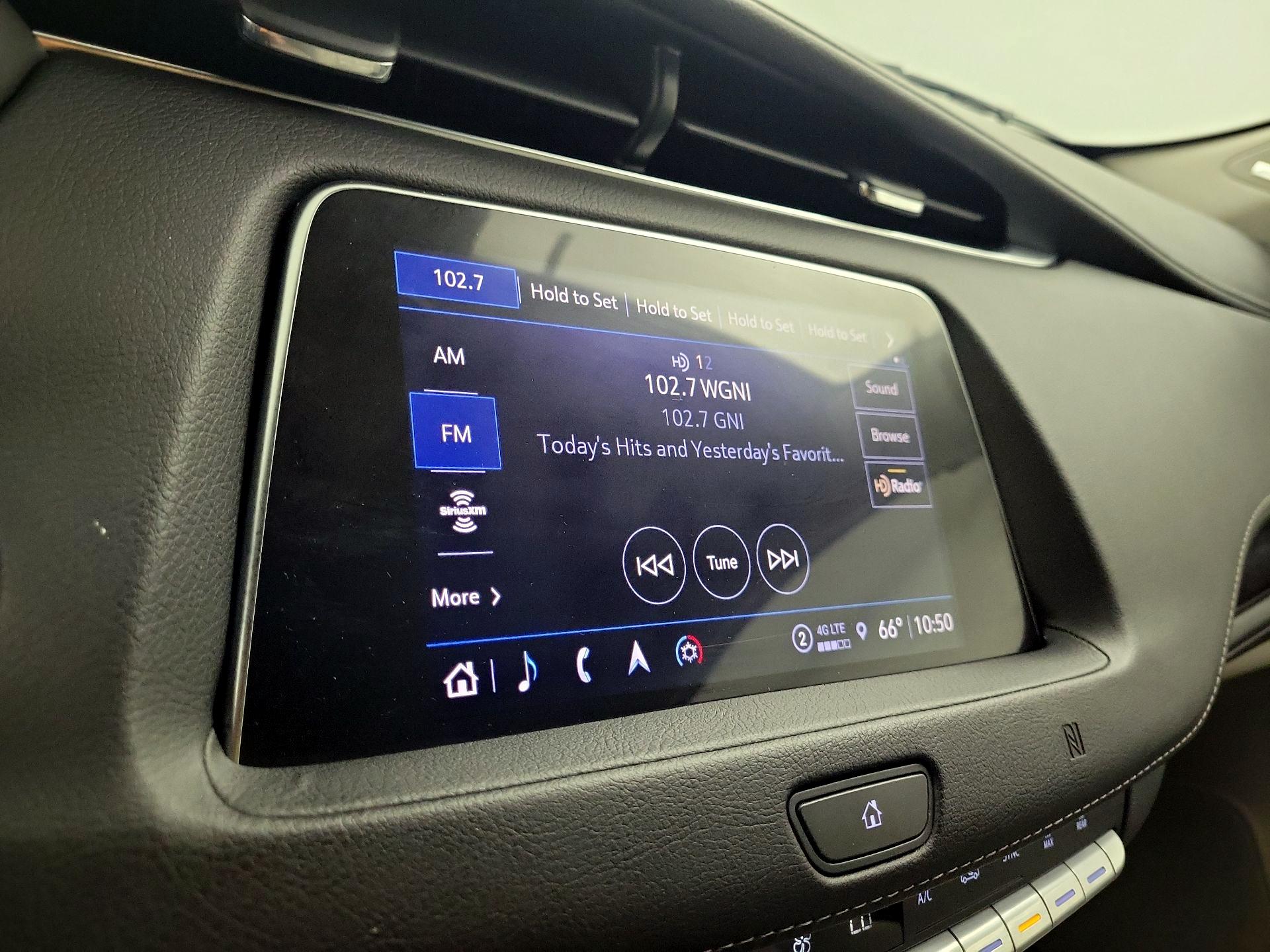 Thumbnail: 2021 Cadillac XT4 - 16