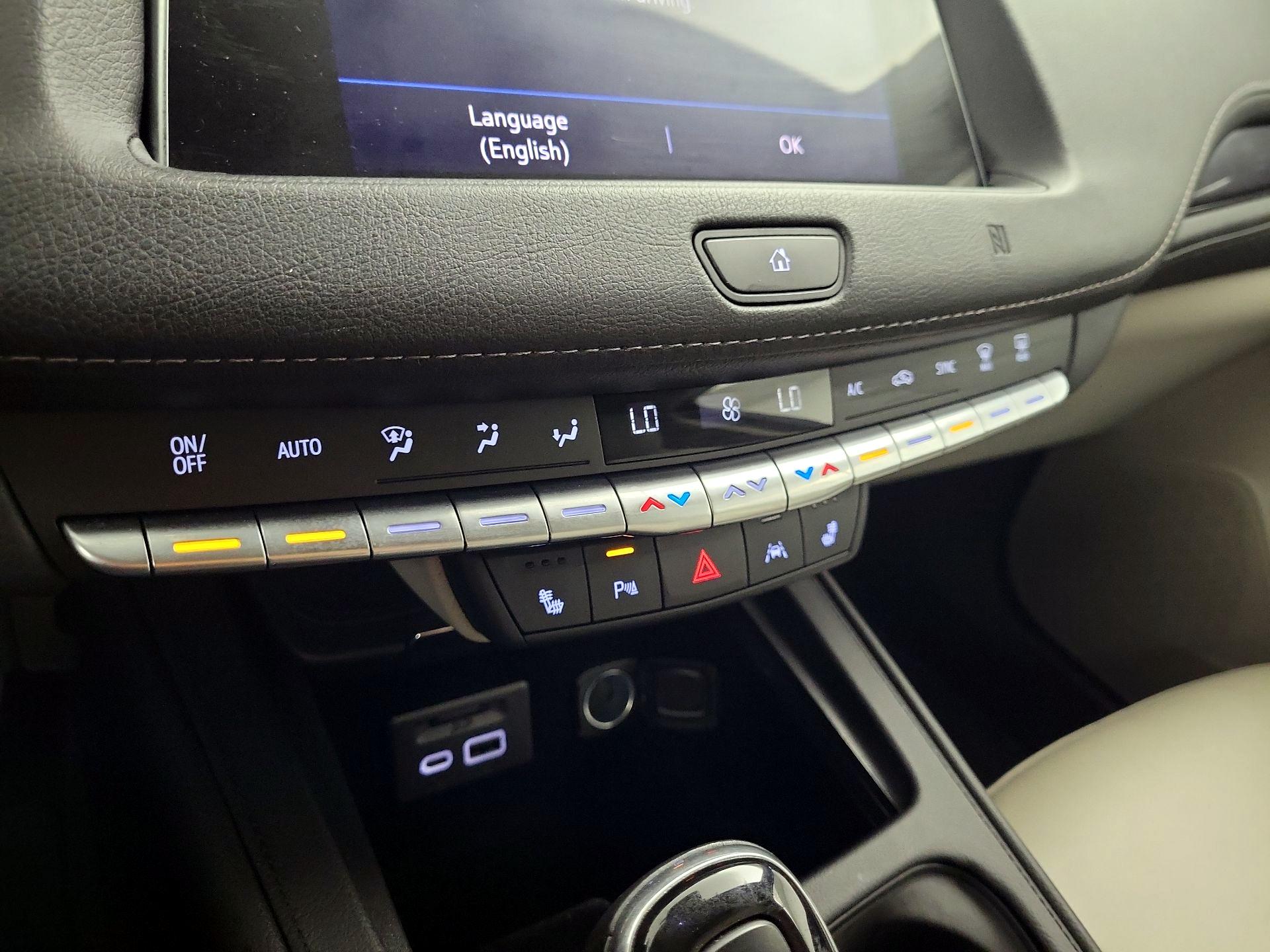 Thumbnail: 2021 Cadillac XT4 - 17