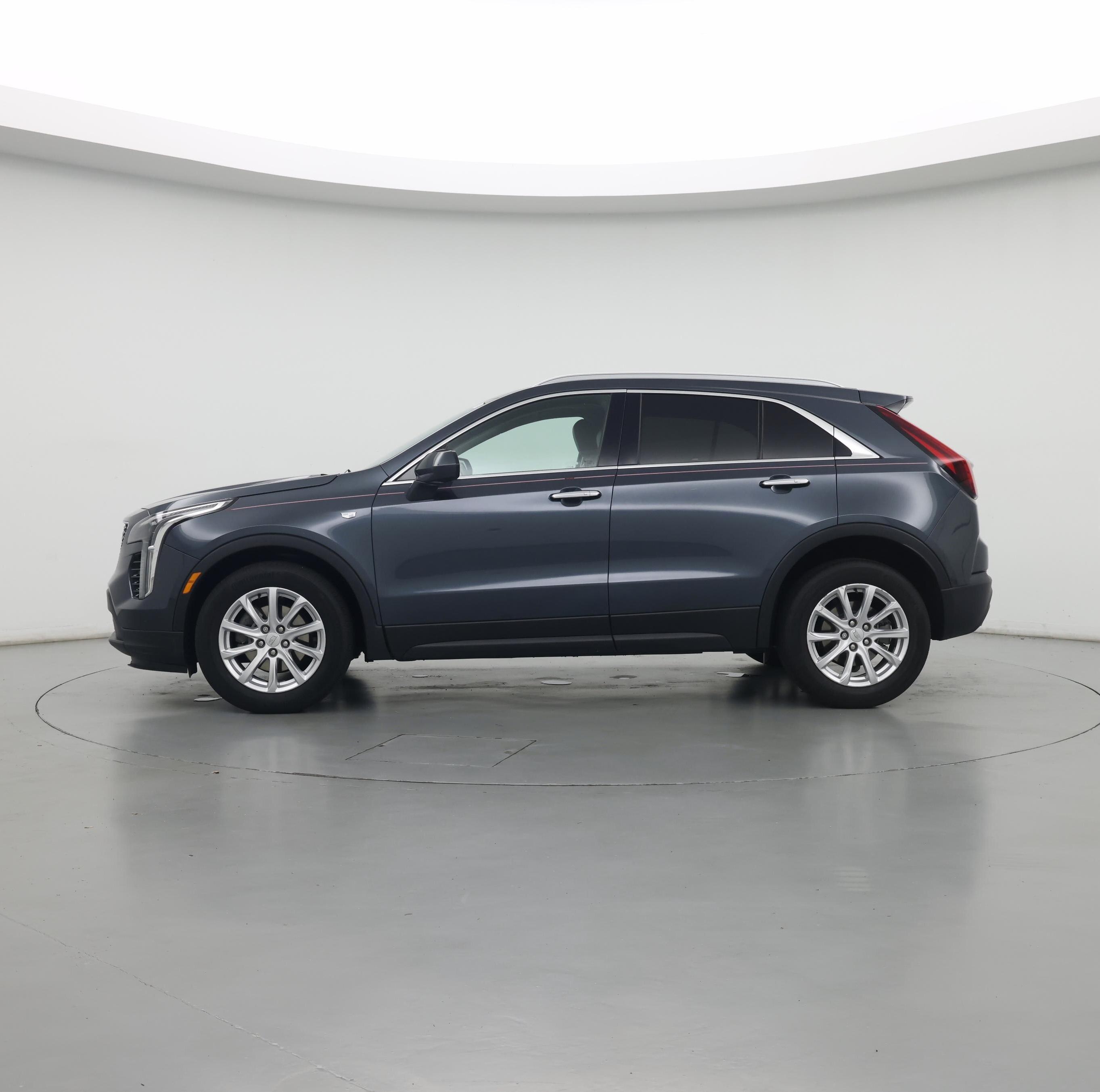 Thumbnail: 2021 Cadillac XT4 - 3