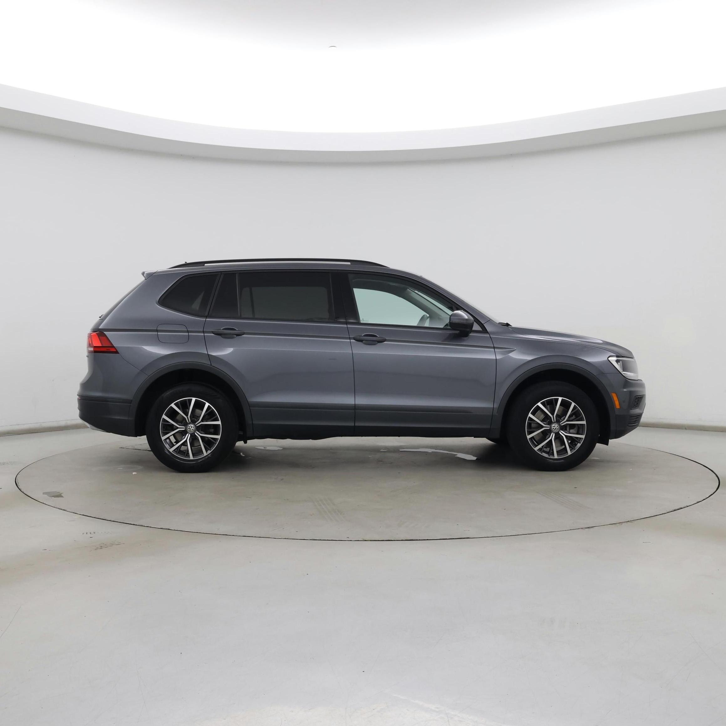 Thumbnail: 2021 Volkswagen Tiguan - 7