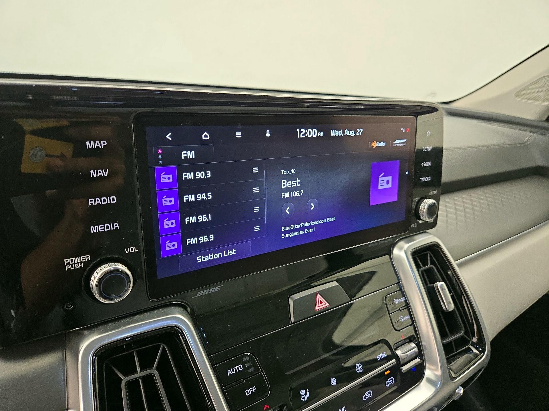 Thumbnail: 2023 Kia Sorento - 16