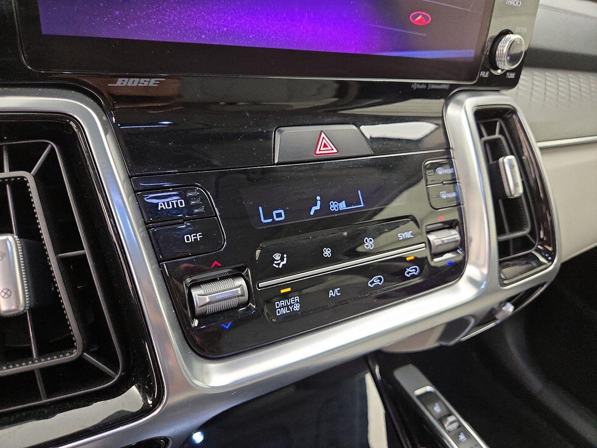 Thumbnail: 2023 Kia Sorento - 17