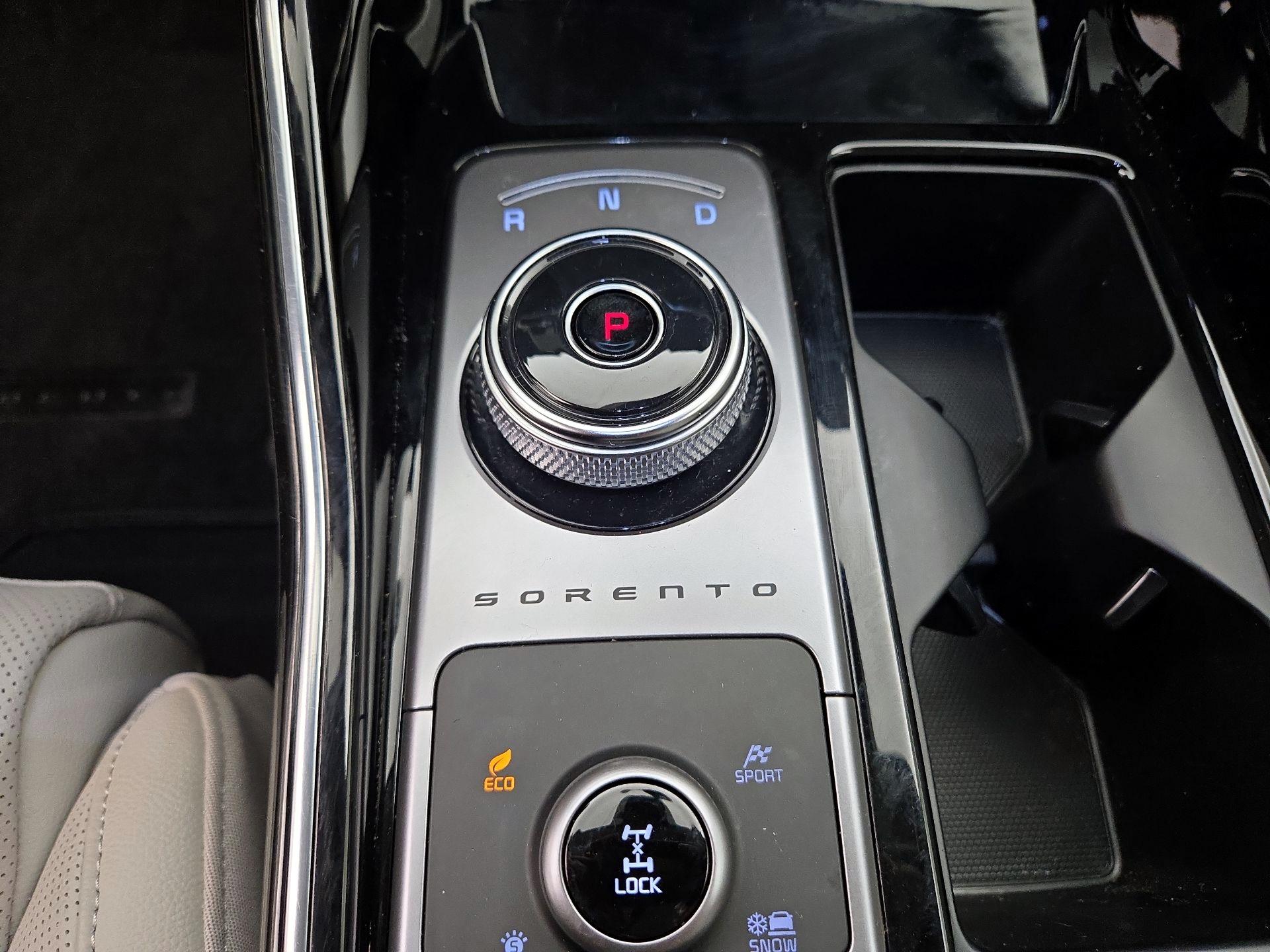 Thumbnail: 2023 Kia Sorento - 18