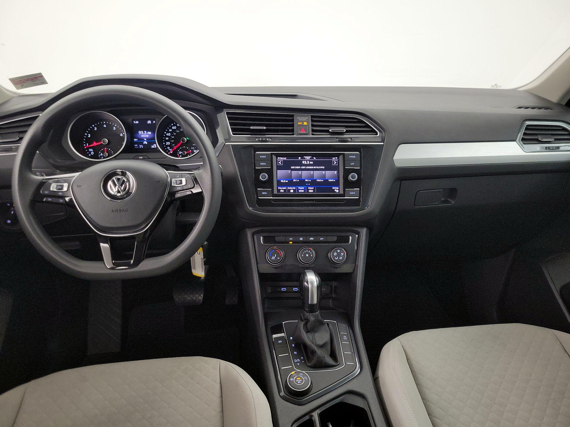 Thumbnail: 2020 Volkswagen Tiguan - 9