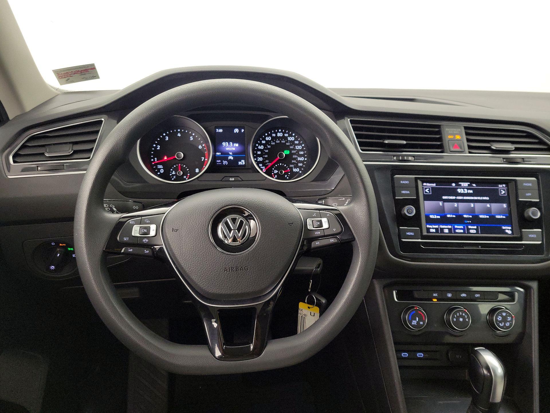 Thumbnail: 2020 Volkswagen Tiguan - 10