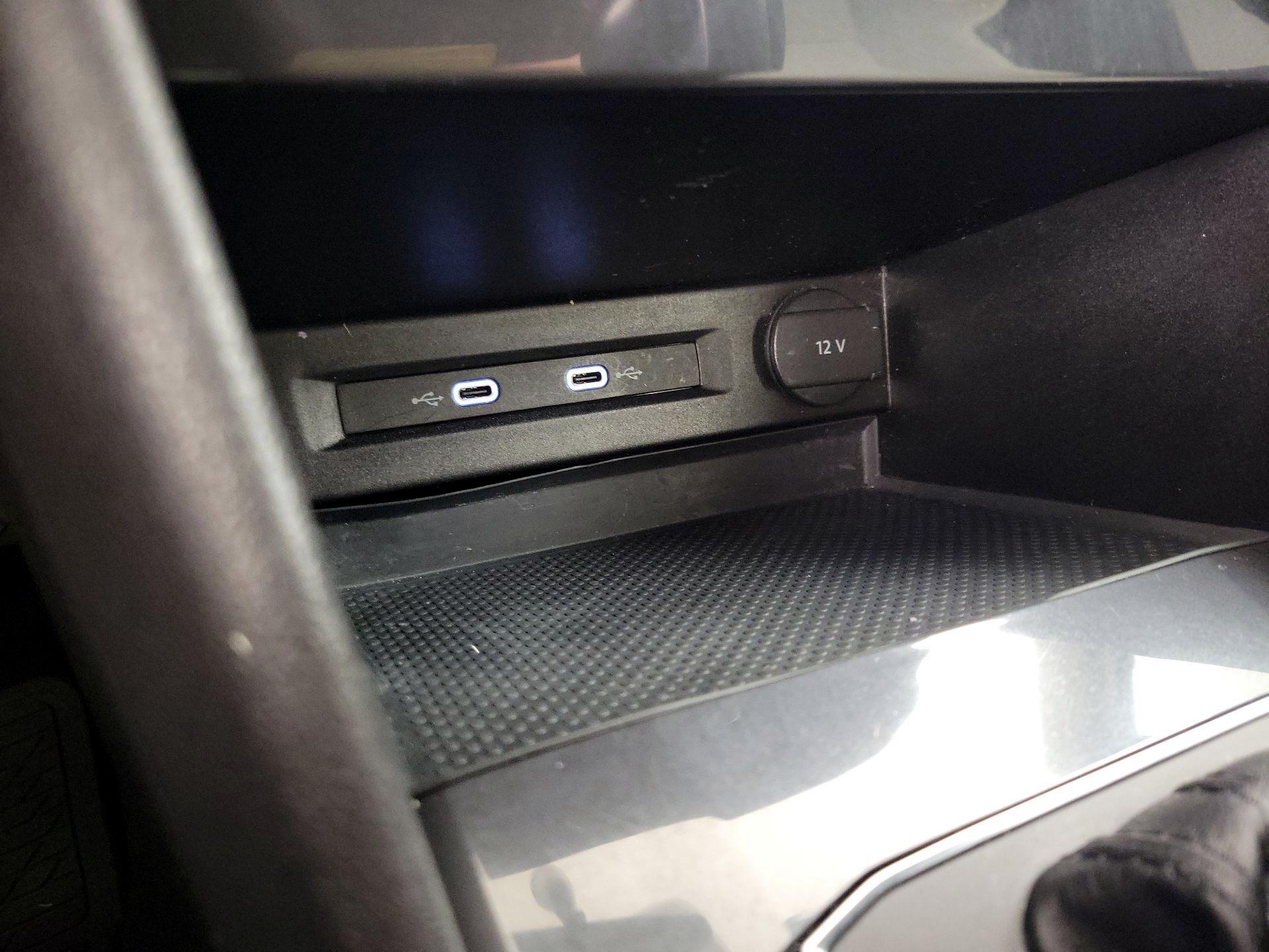 Thumbnail: 2020 Volkswagen Tiguan - 18