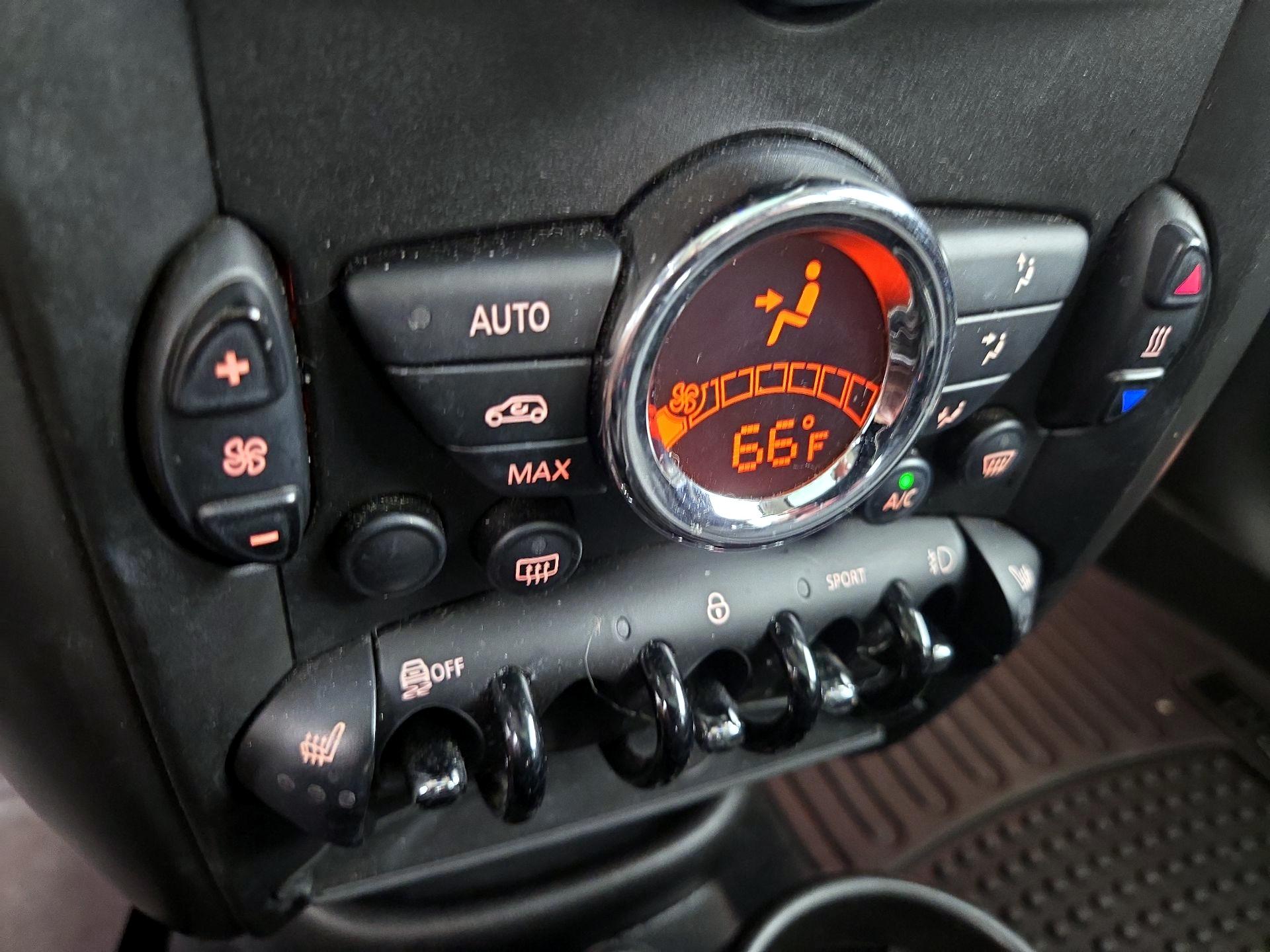 Thumbnail: 2016 MINI Cooper Countryman - 14
