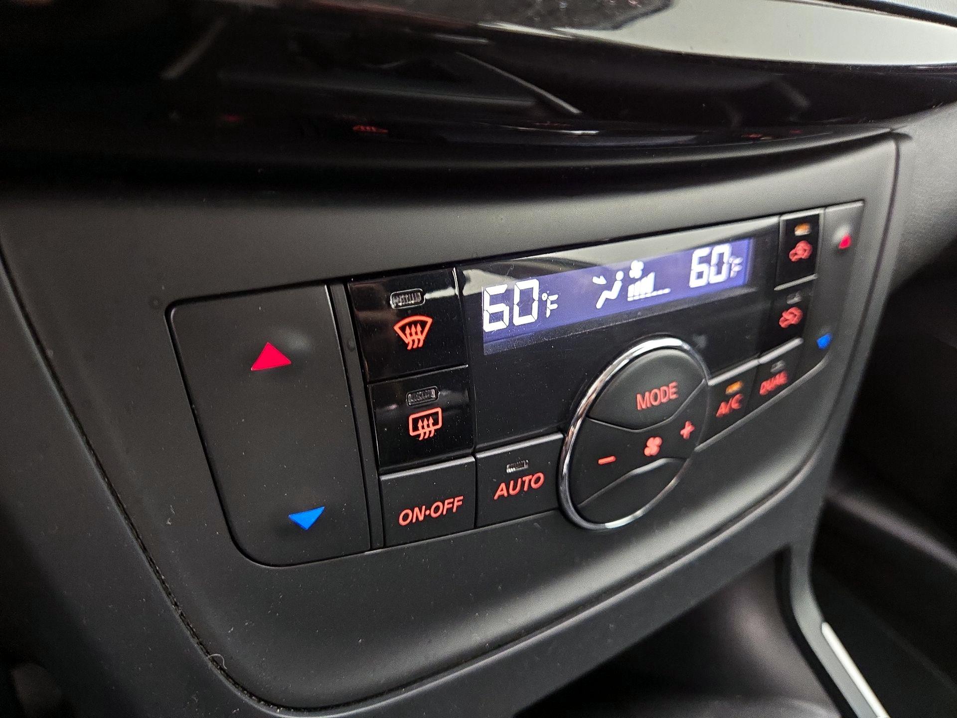 Thumbnail: 2019 Nissan Sentra - 16